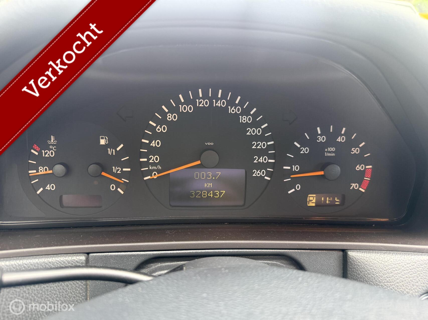 Foto van Mercedes-Benz E 320 4-matic