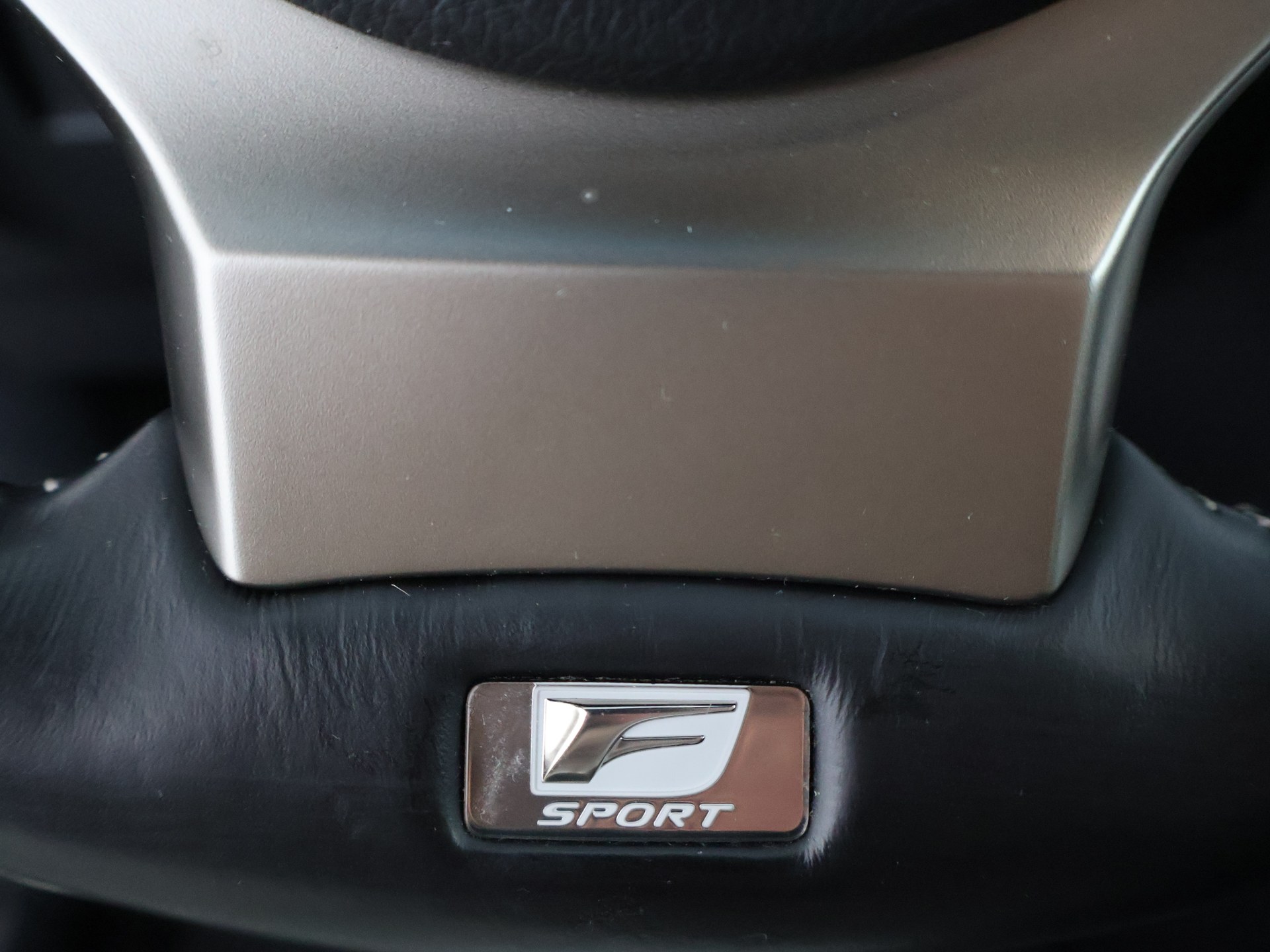 Foto van Lexus Lexus Nx300h