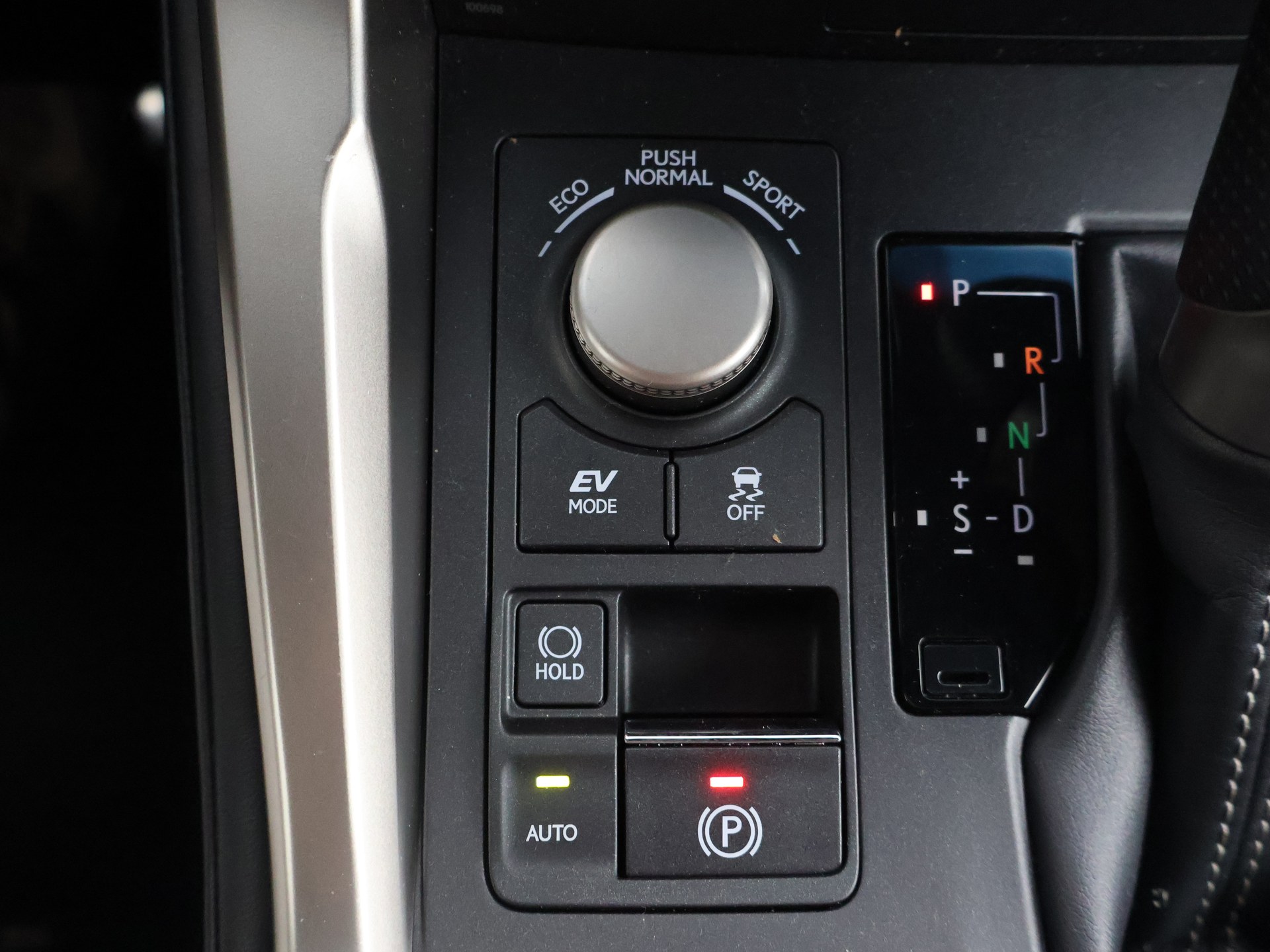 Foto van Lexus Lexus Nx300h