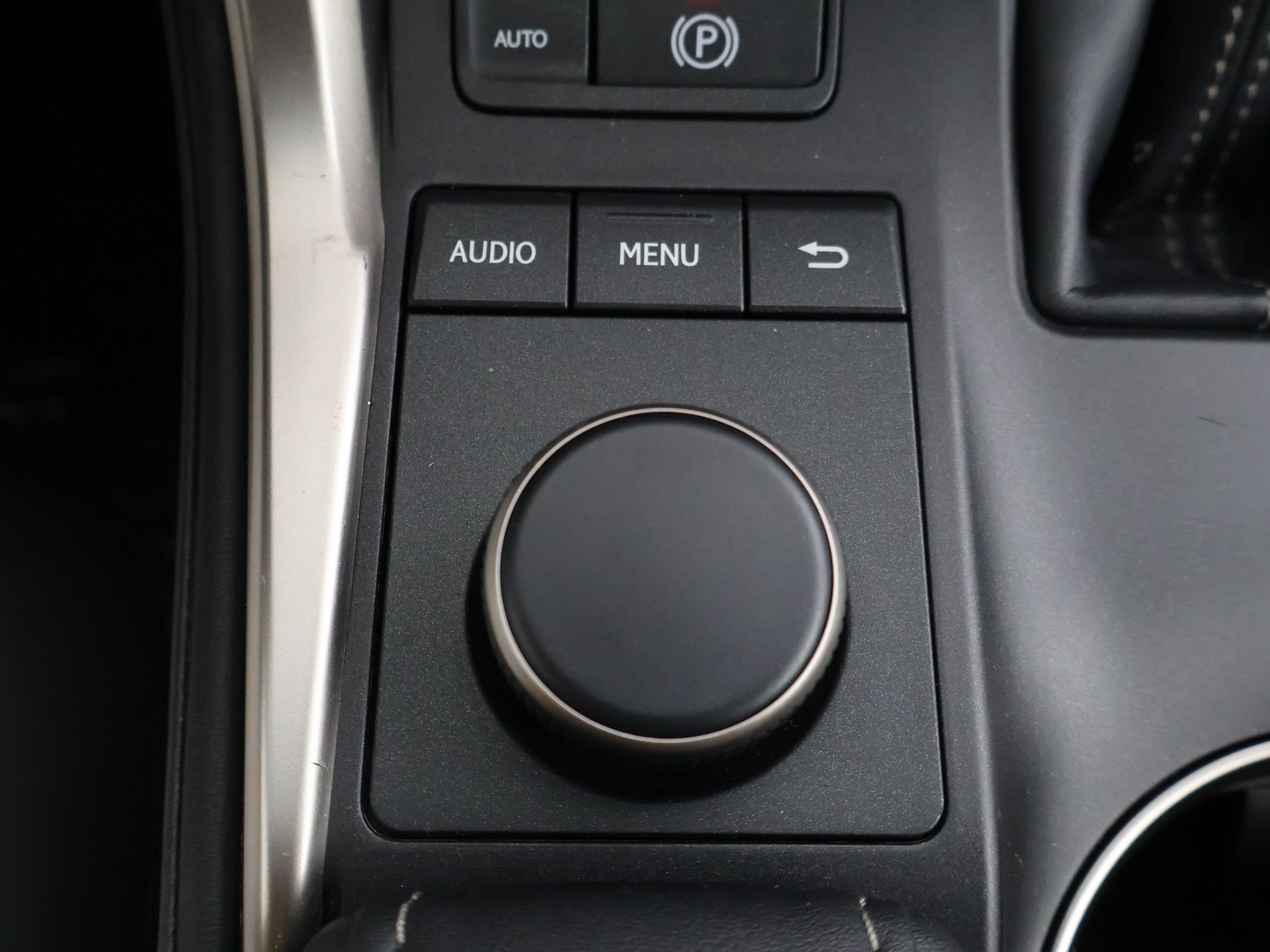 Foto van Lexus Lexus Nx300h