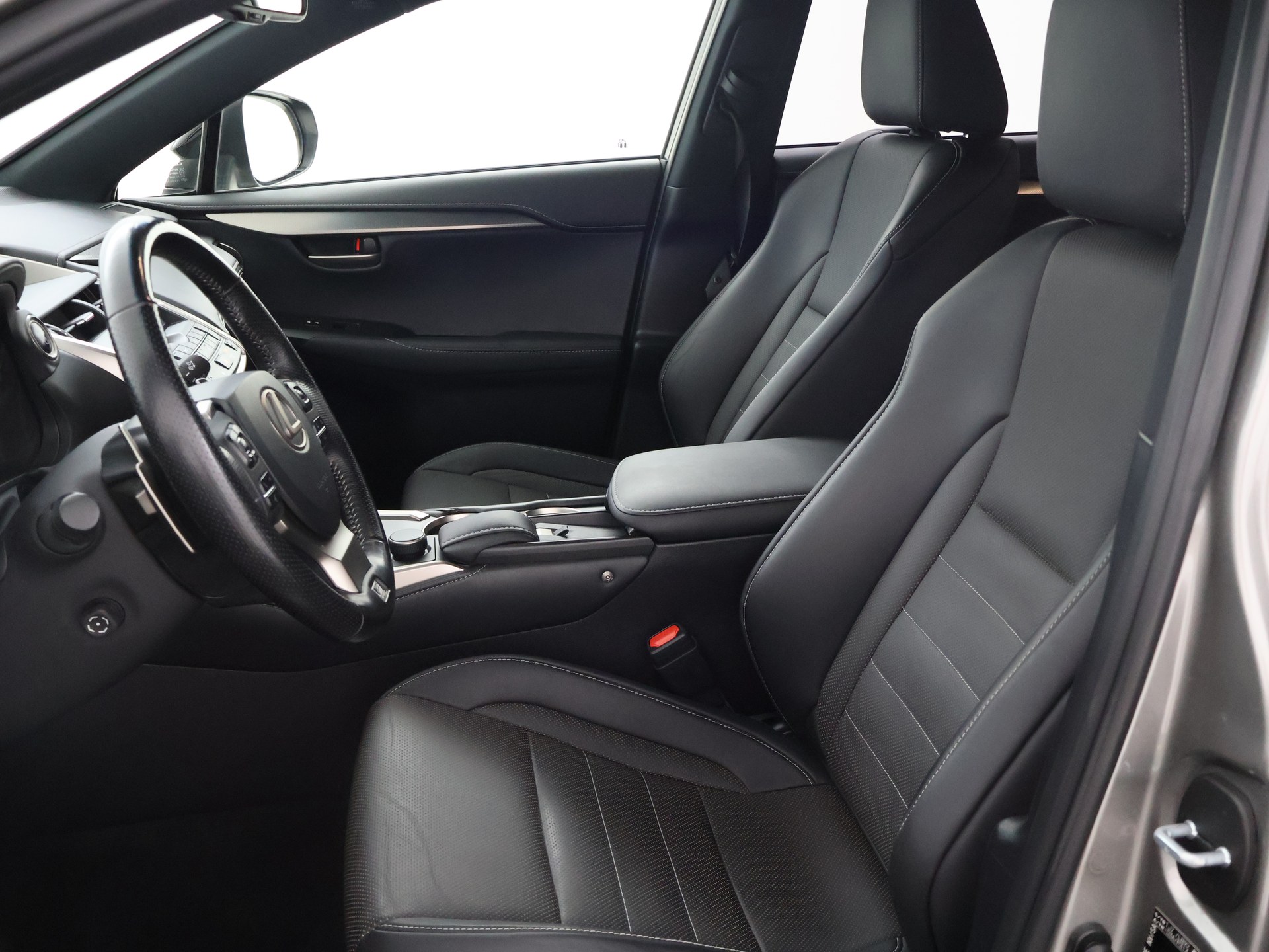 Foto van Lexus Lexus Nx300h