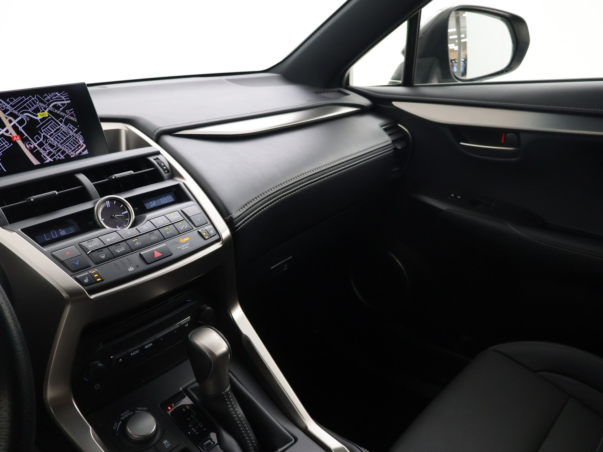 Foto van Lexus Lexus Nx300h
