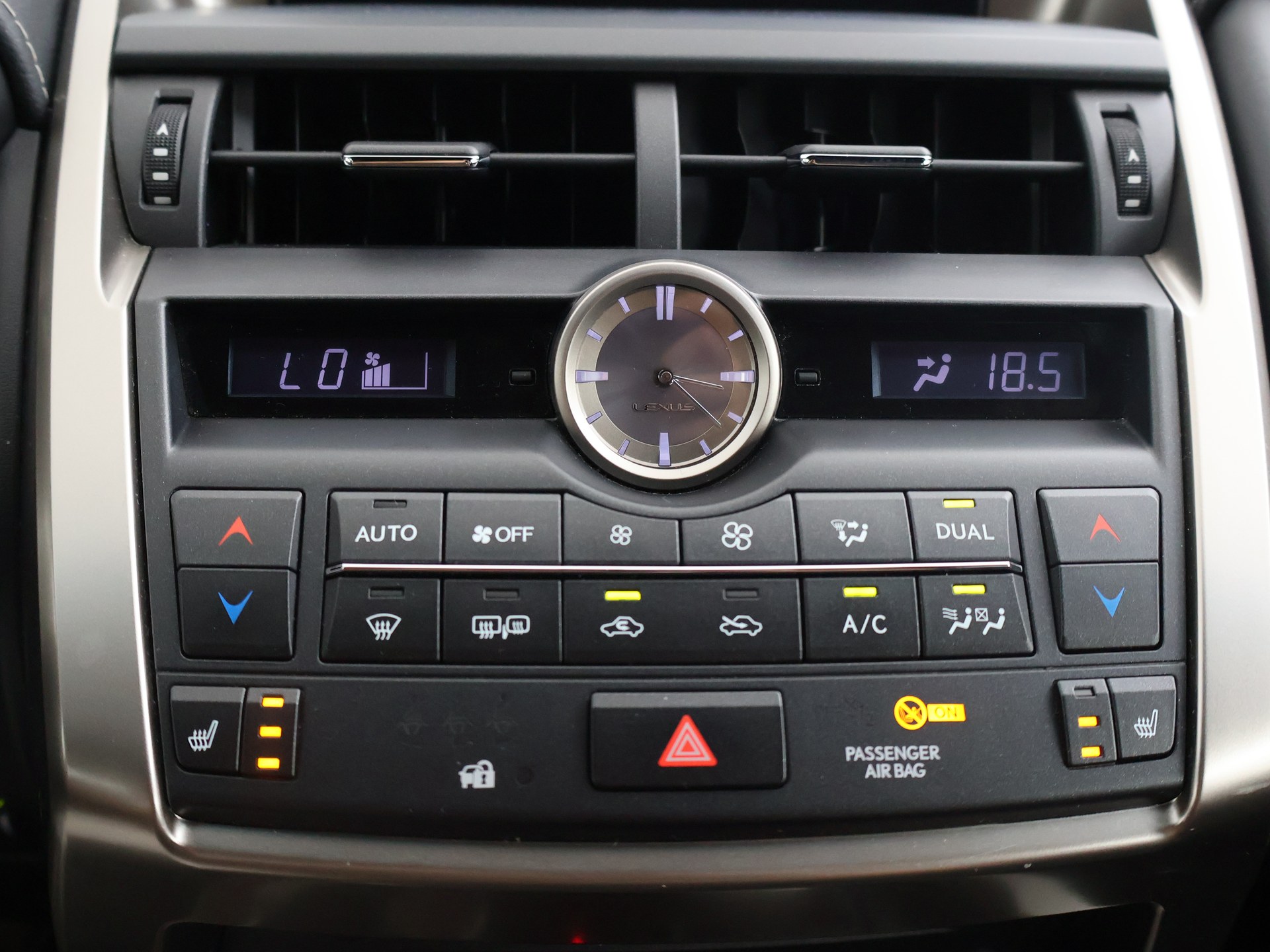 Foto van Lexus Lexus Nx300h