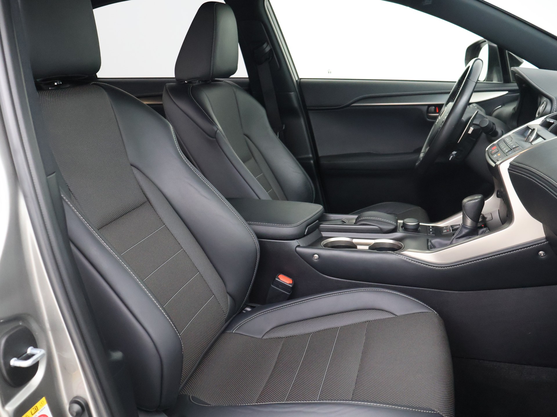 Foto van Lexus Lexus Nx300h