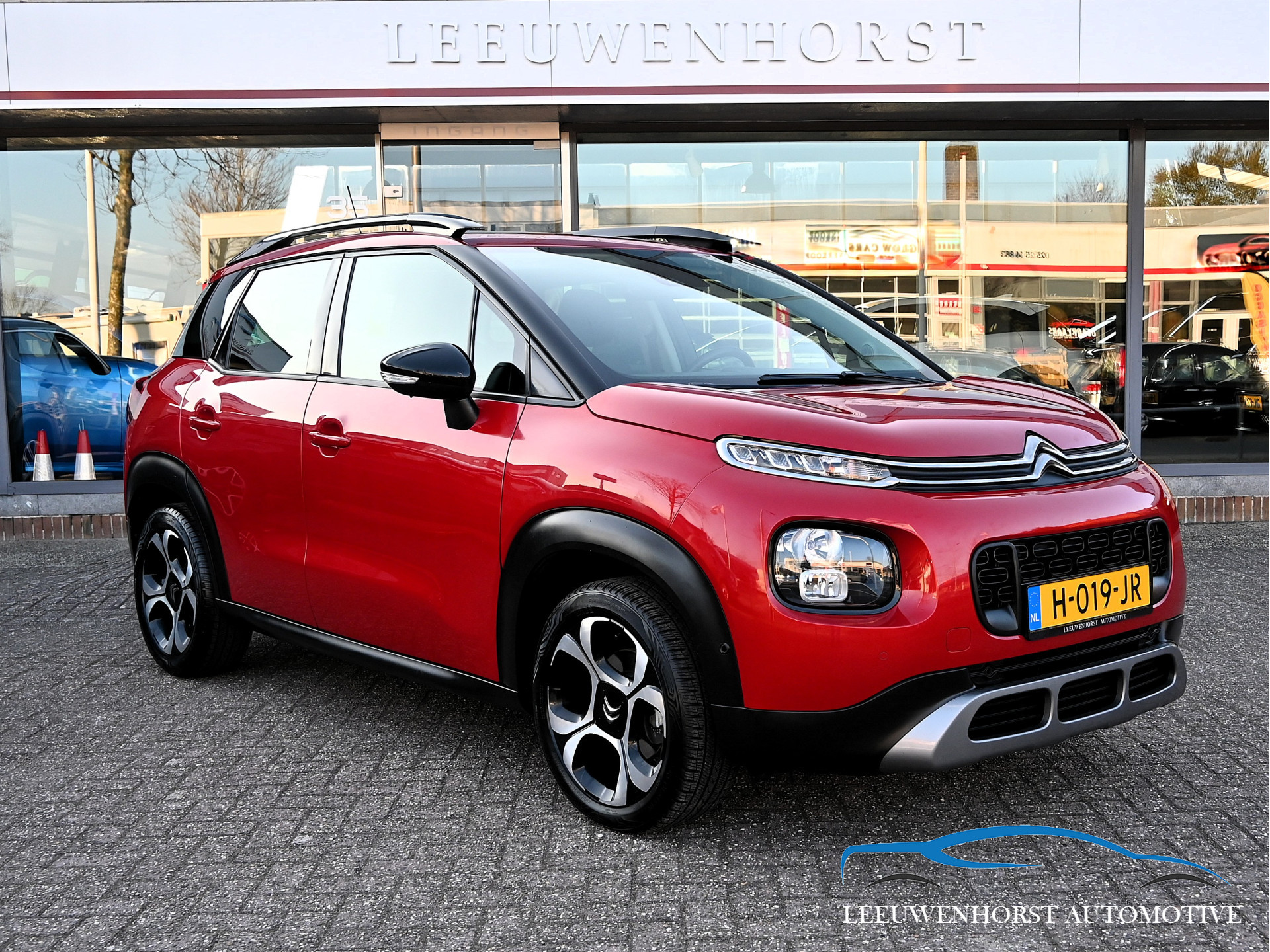Citroen C3 Aircross 1.2 PureTech S&S Shine, AUTOMAAT, 2020 - voorkant