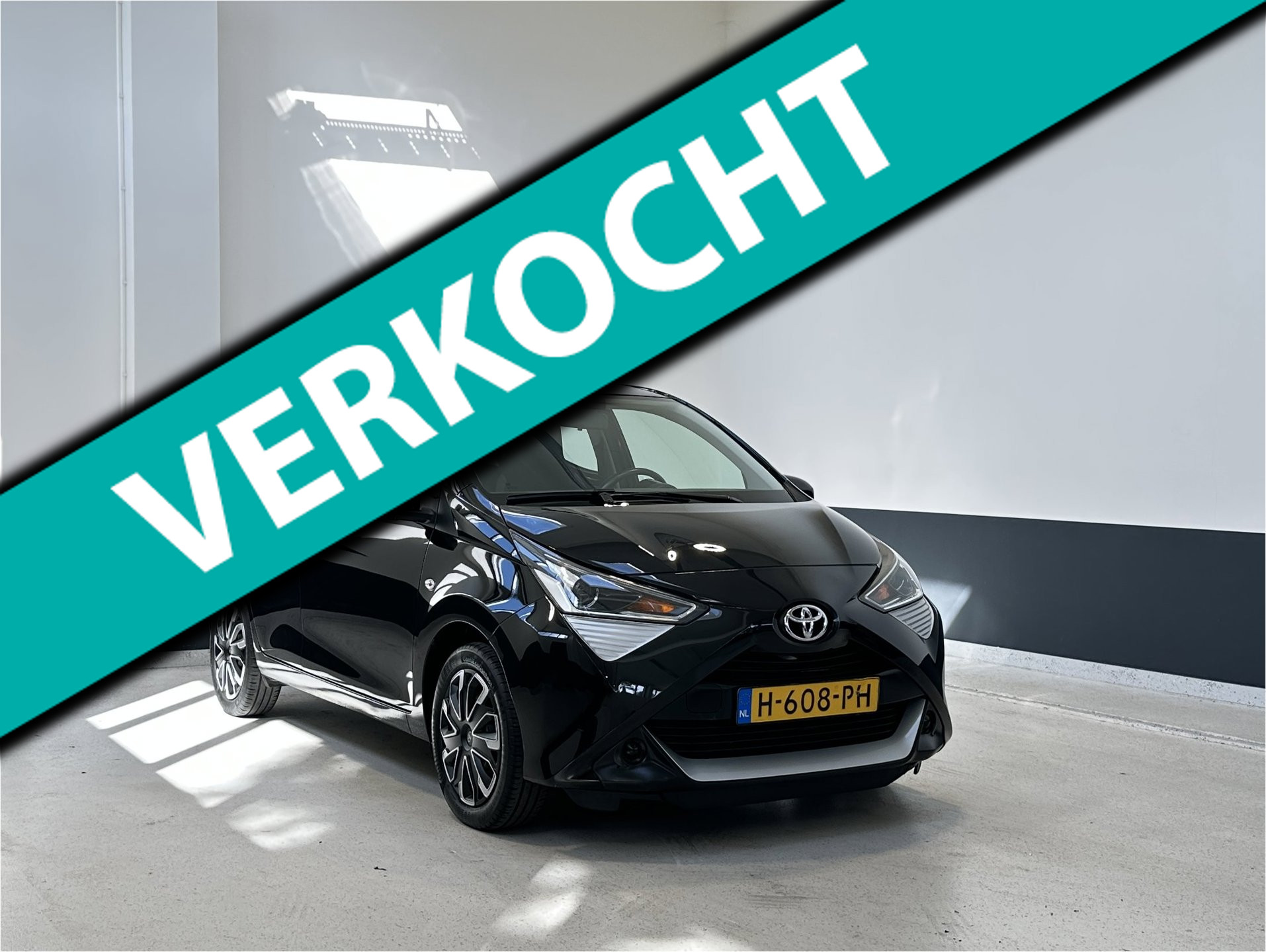 Toyota Toyota Aygo 1.0 VVT-i x-play | NL | 1 Eig | Apple Carplay/ Android auto| Navigatie | Camera| 2020 - voorkant