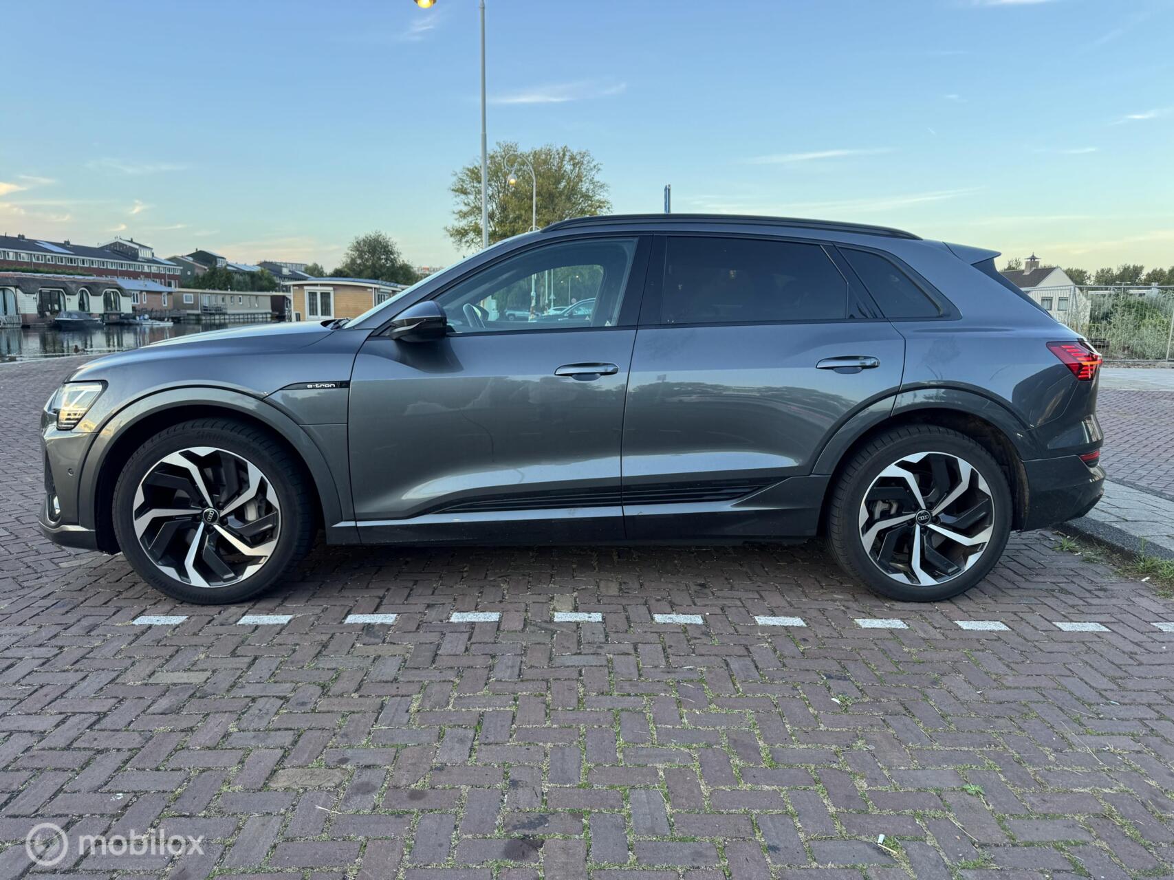 Foto van Audi E-tron 55