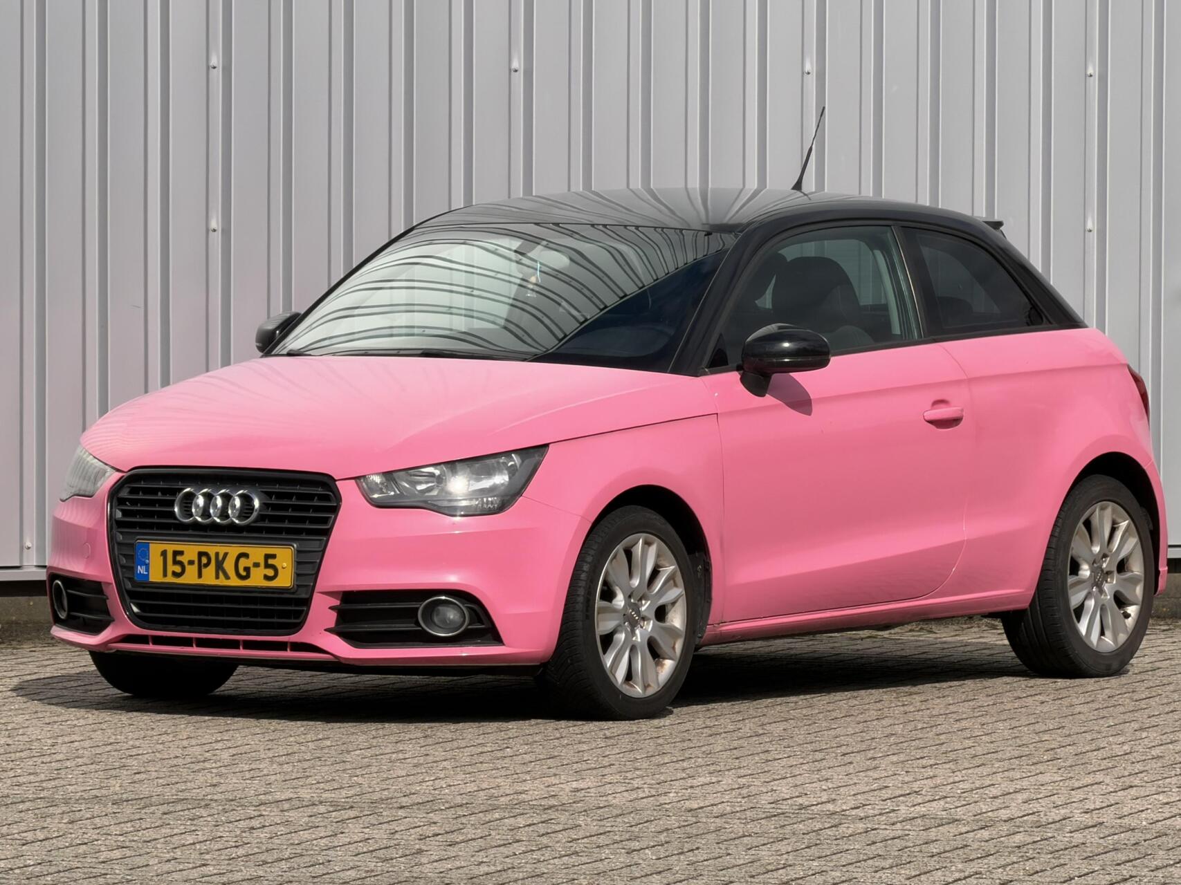 Audi Audi A1 1.2 TFSI roze  s-line inruil mogelijk 2011 - voorkant