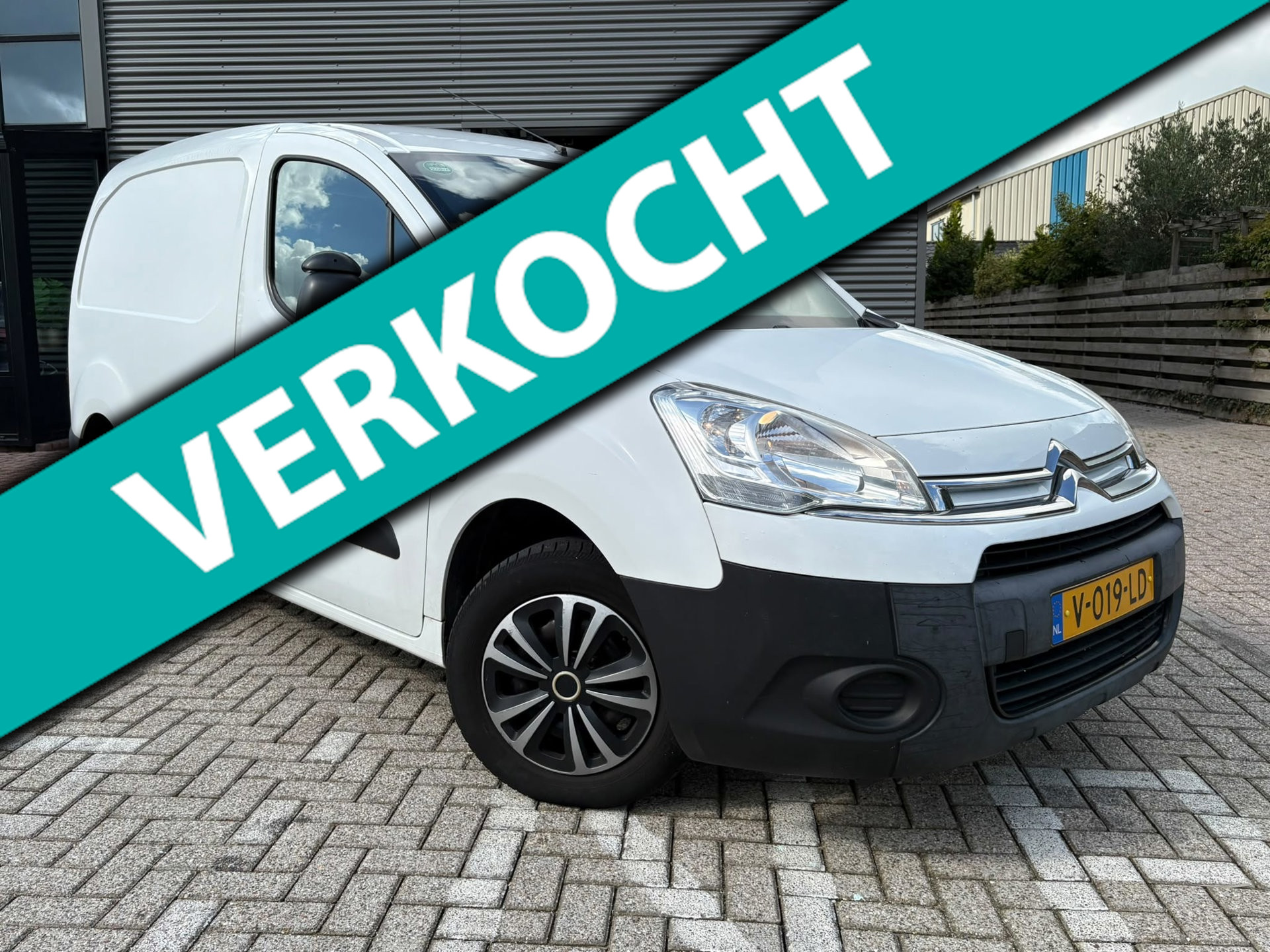 Citroen Berlingo 1.6 e-HDI 500 Comfort nieuwe APK 2015 - voorkant