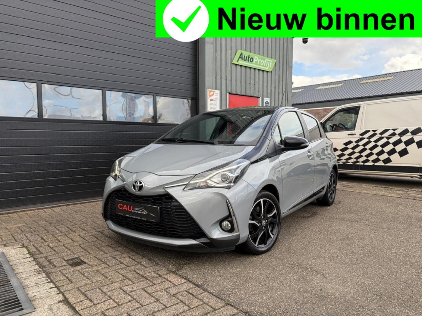 Toyota Toyota Yaris 1.5 VVT-i Aspiration Navi|Keyless|Trekhaak|Leder 2018 - voorkant