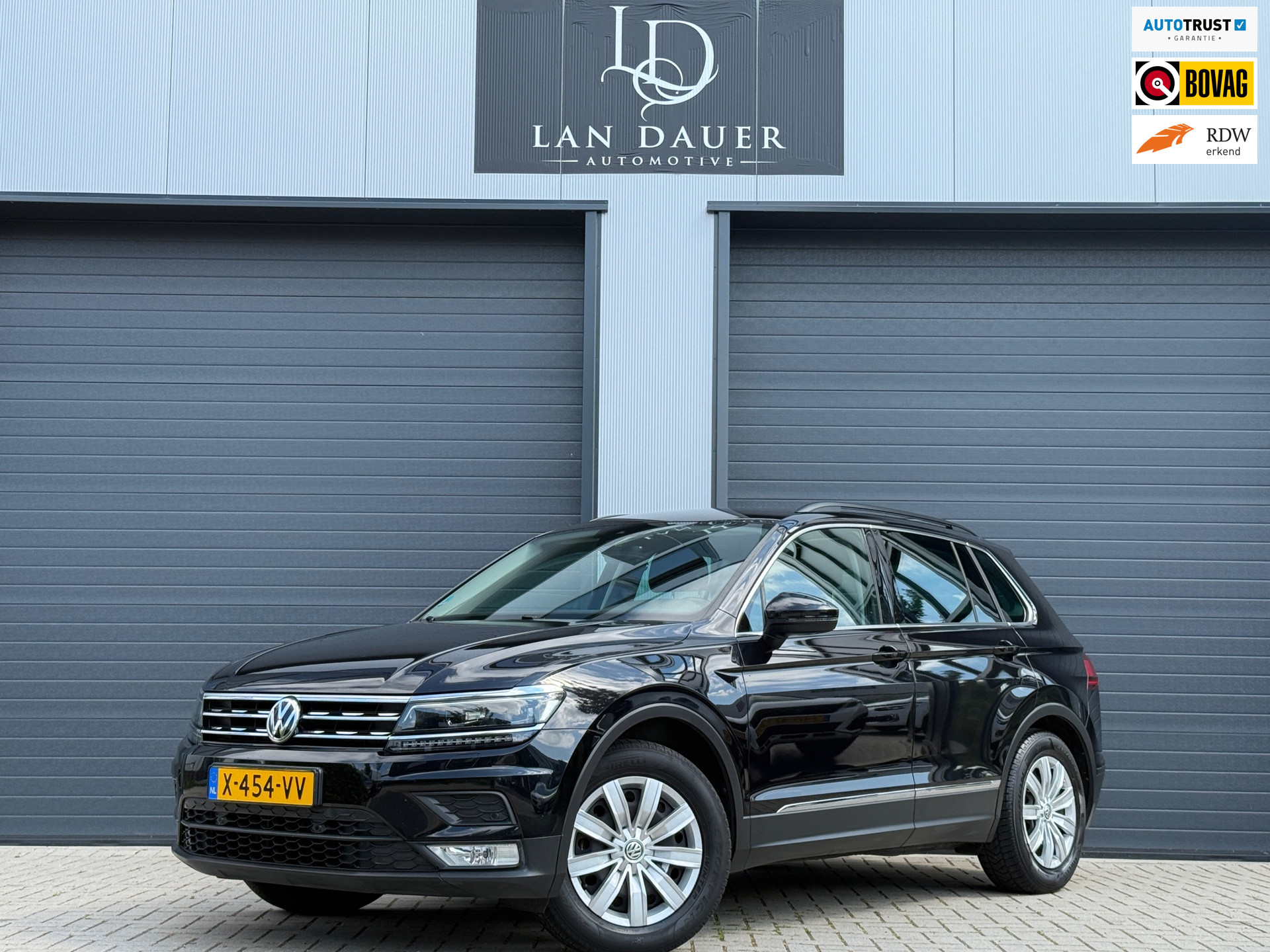 Volkswagen Tiguan 1.4 TSI Business / CARPLAY / APK / ASSIST 2017 - voorkant