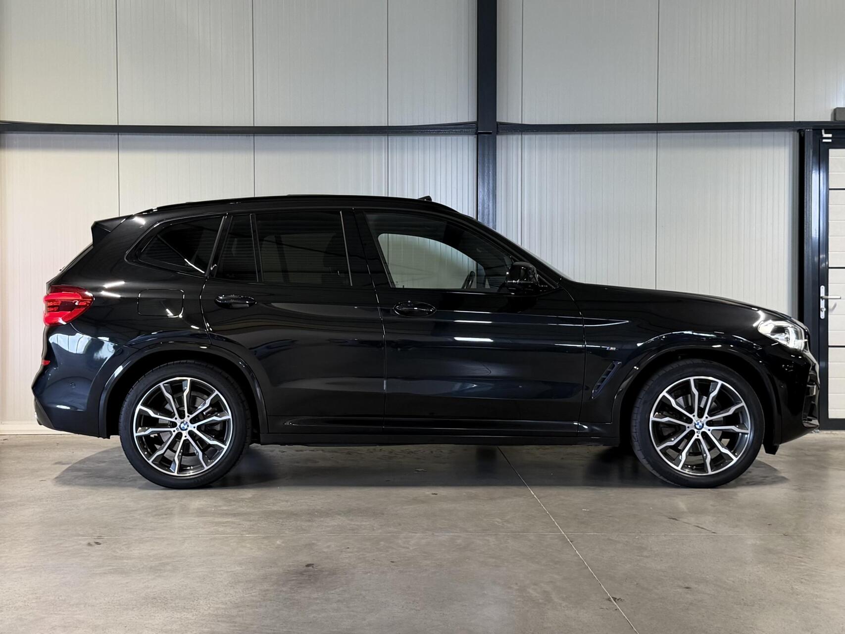 Foto van BMW X3 Xdrive20i