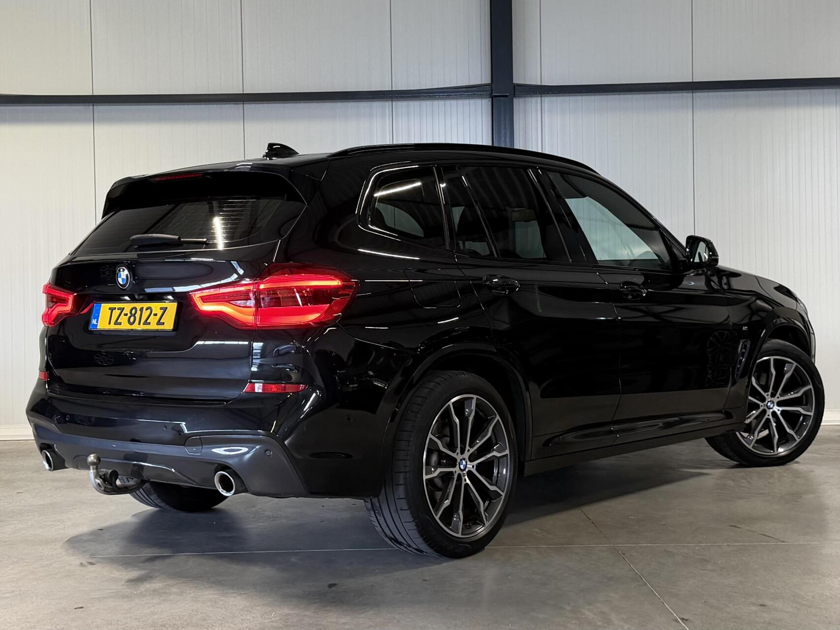 Foto van BMW X3 Xdrive20i