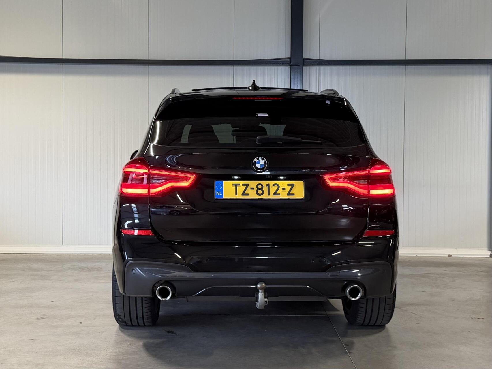 Foto van BMW X3 Xdrive20i
