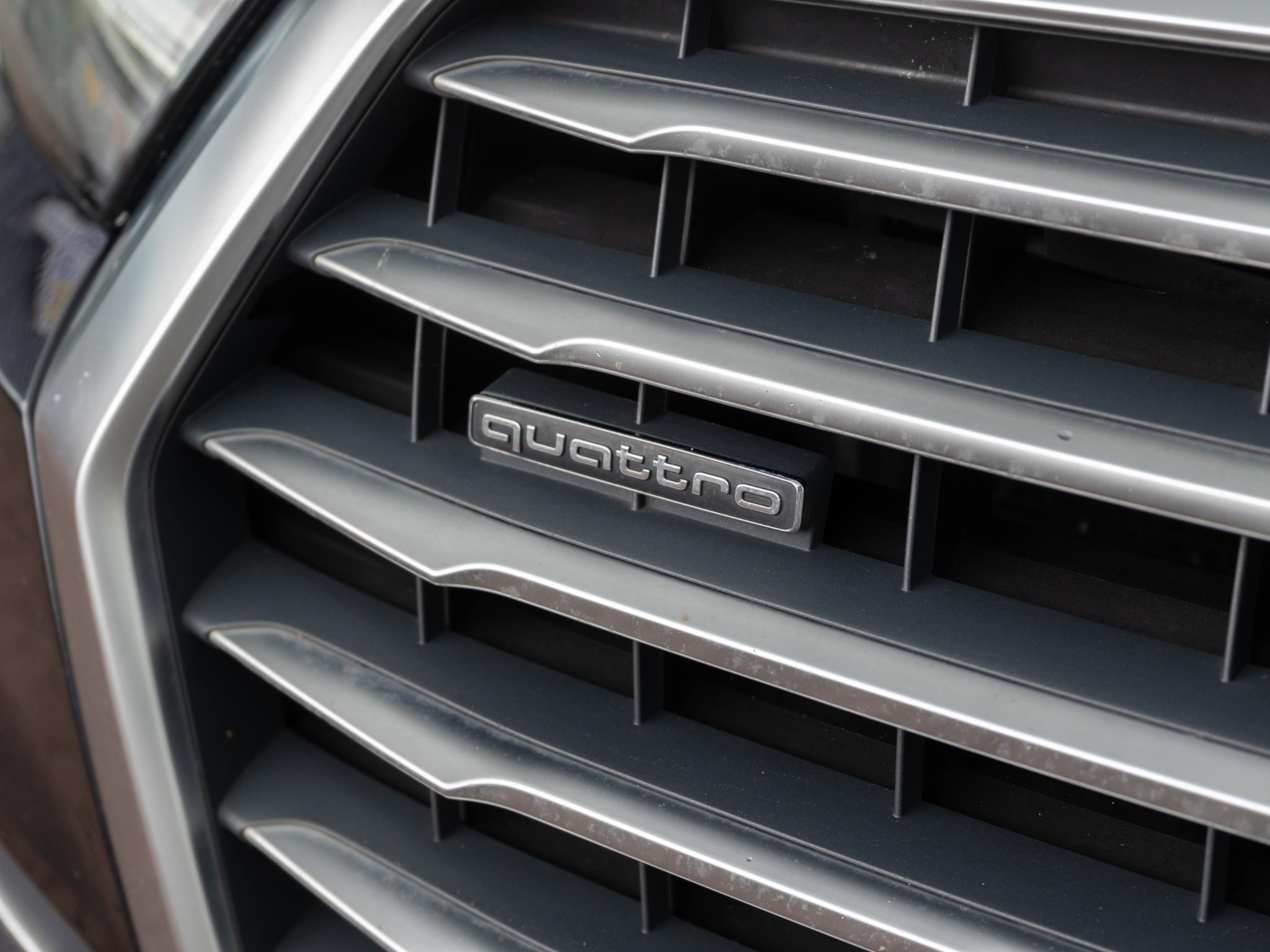 Foto van Audi Q7 E-tron