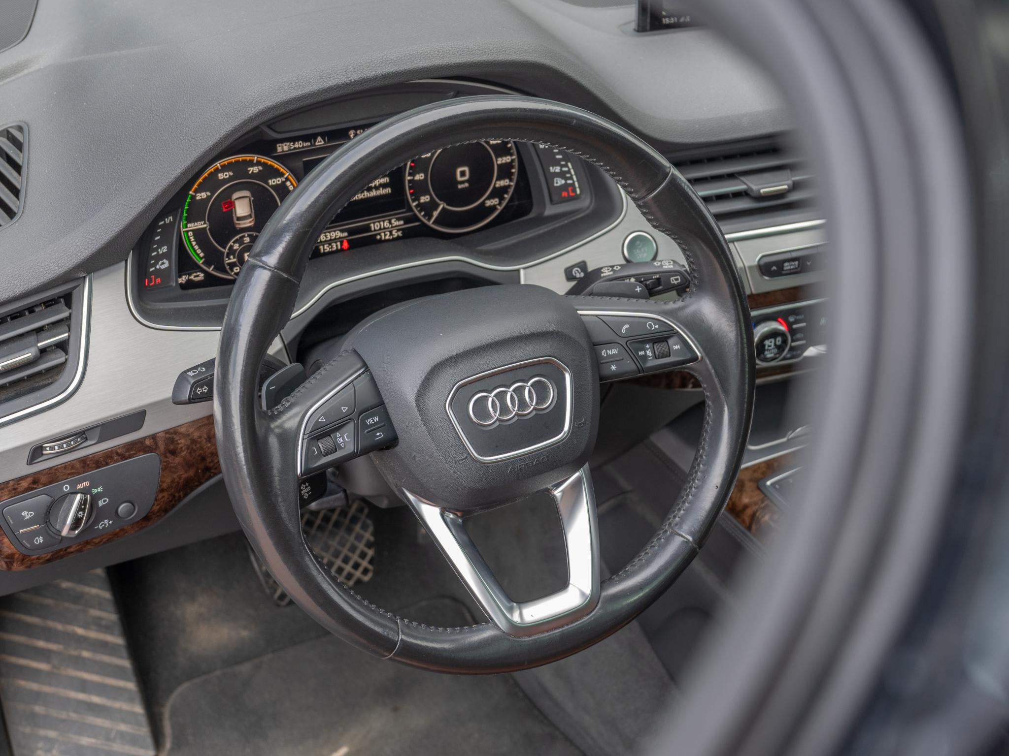 Foto van Audi Q7 E-tron