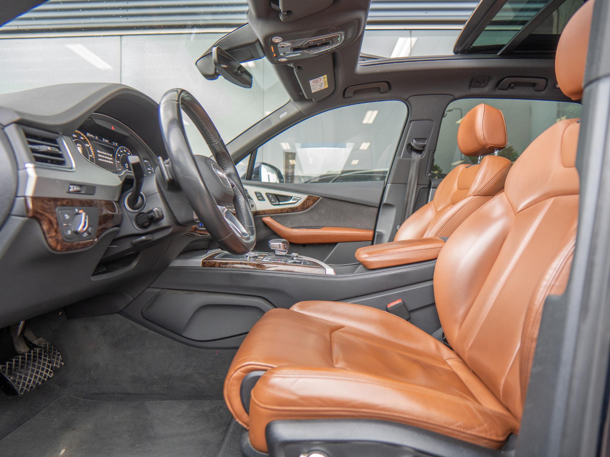 Foto van Audi Q7 E-tron