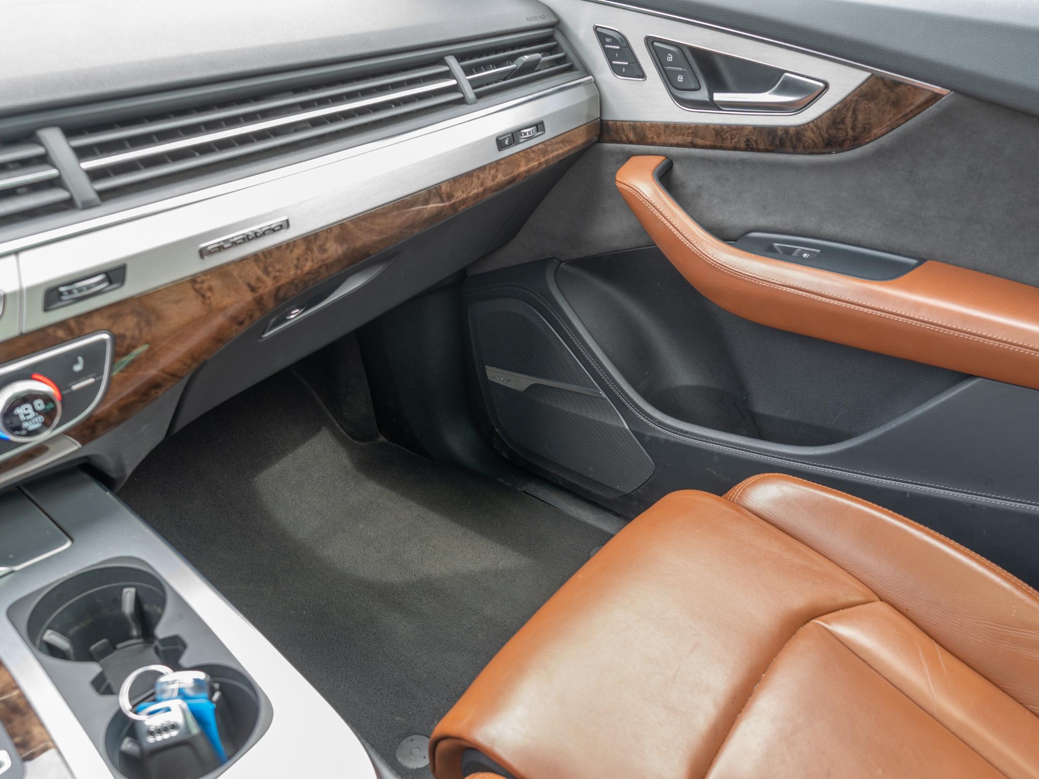 Foto van Audi Q7 E-tron