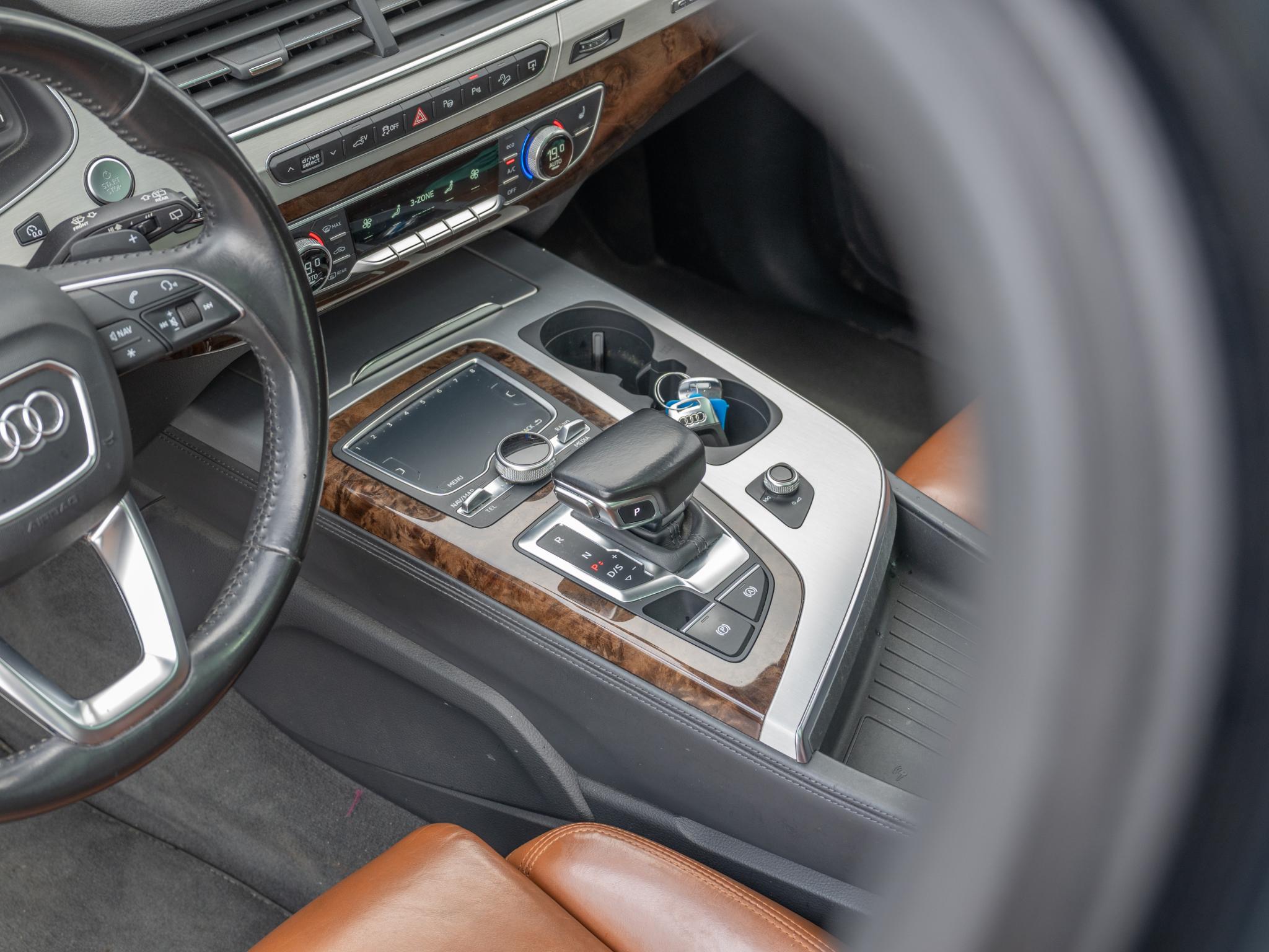 Foto van Audi Q7 E-tron