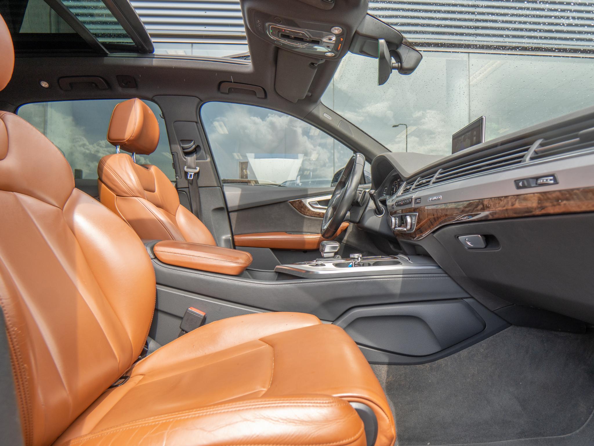 Foto van Audi Q7 E-tron