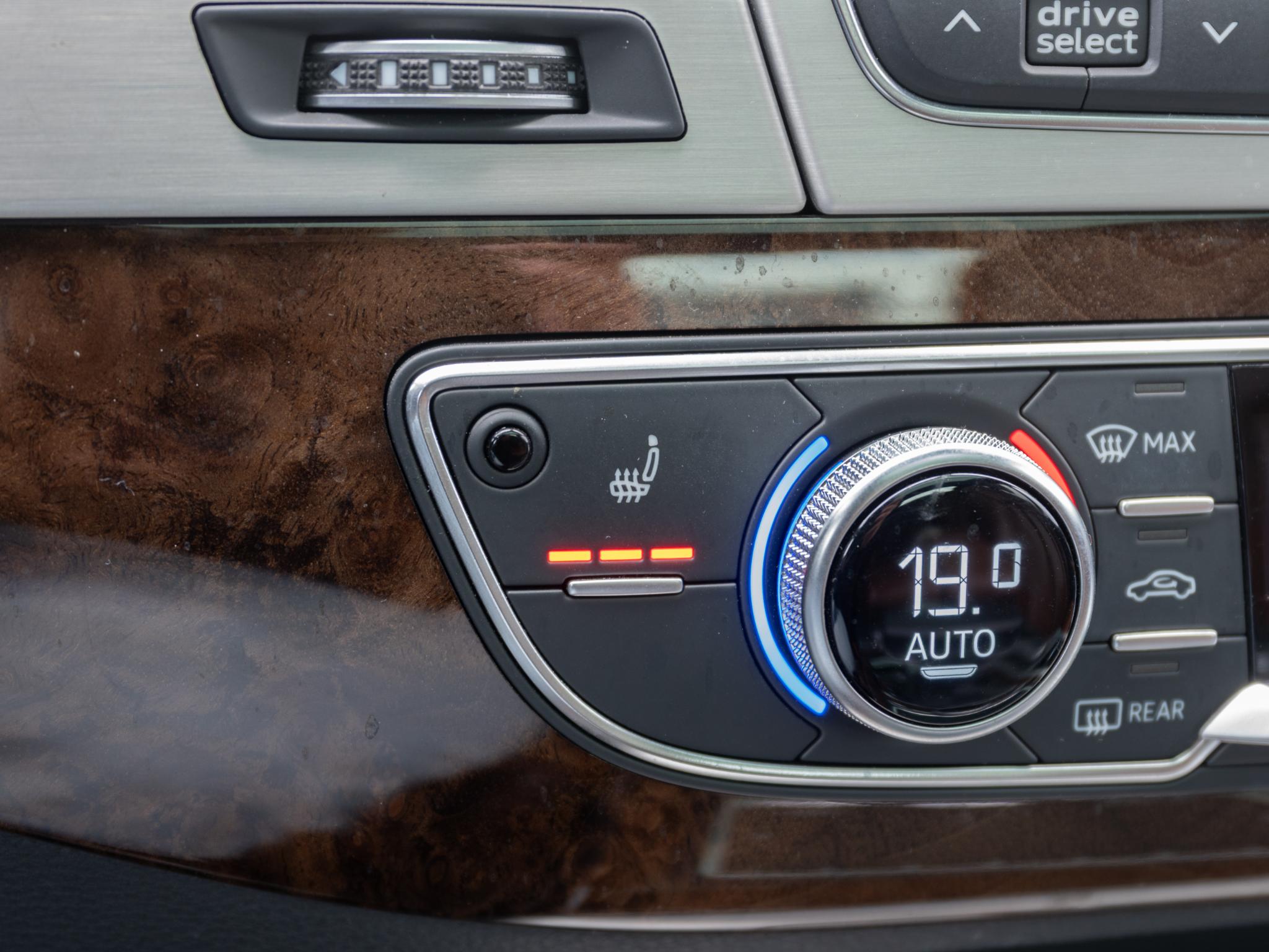 Foto van Audi Q7 E-tron