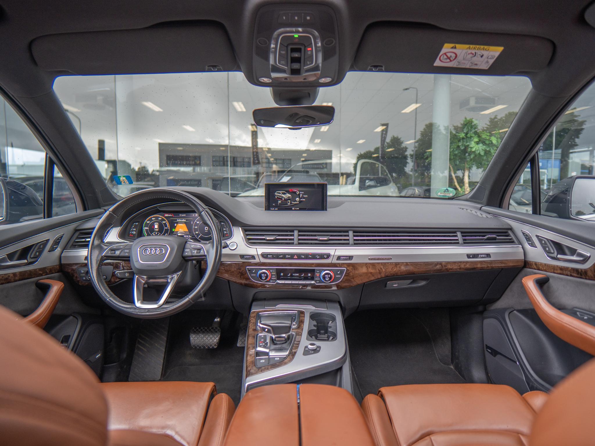 Foto van Audi Q7 E-tron