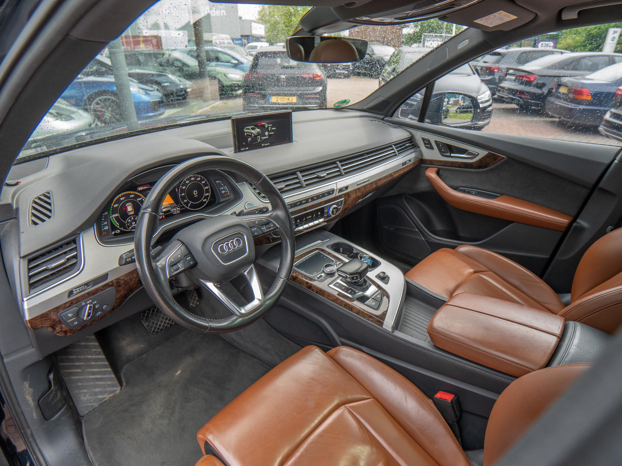 Foto van Audi Q7 E-tron