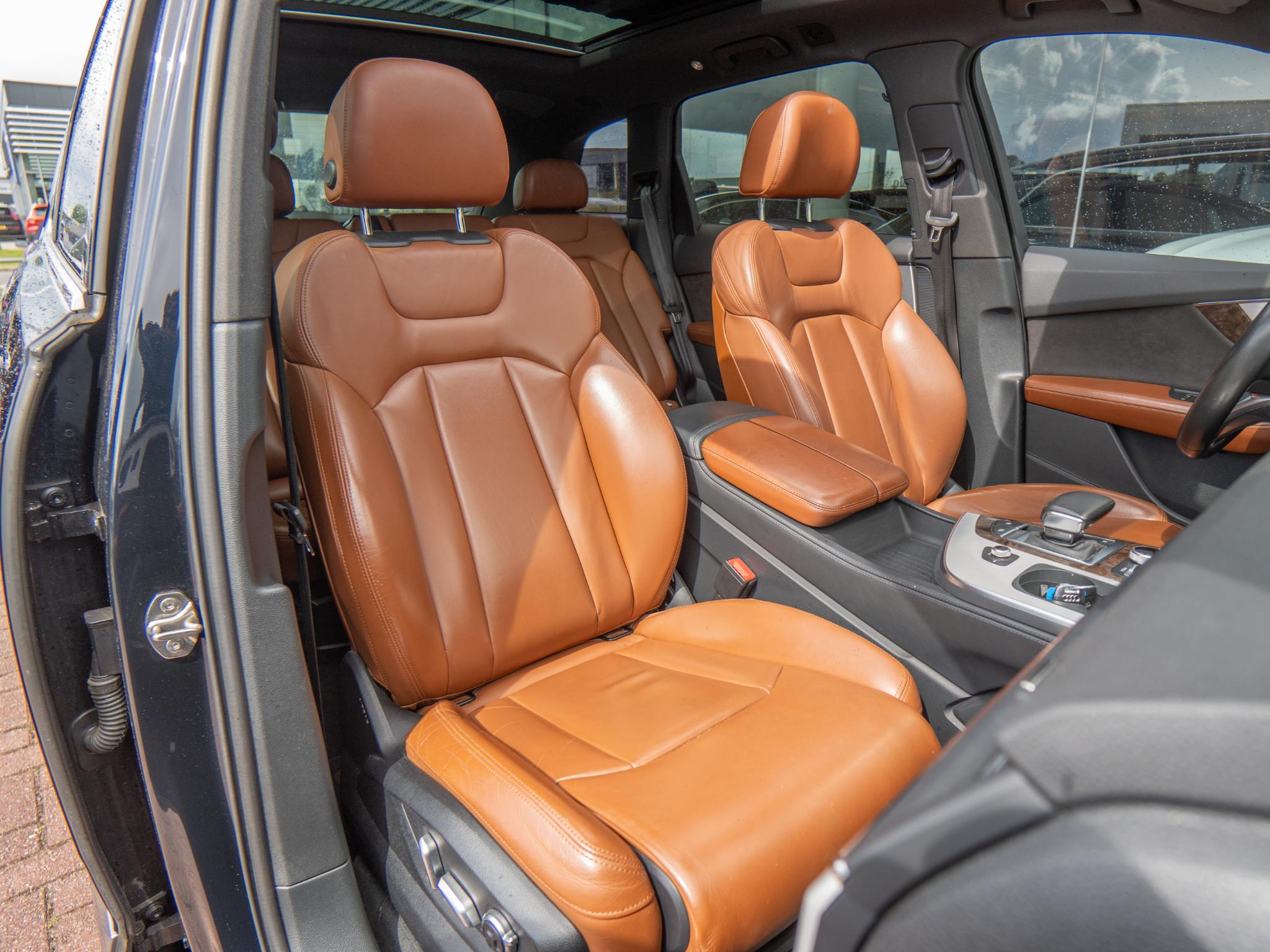 Foto van Audi Q7 E-tron