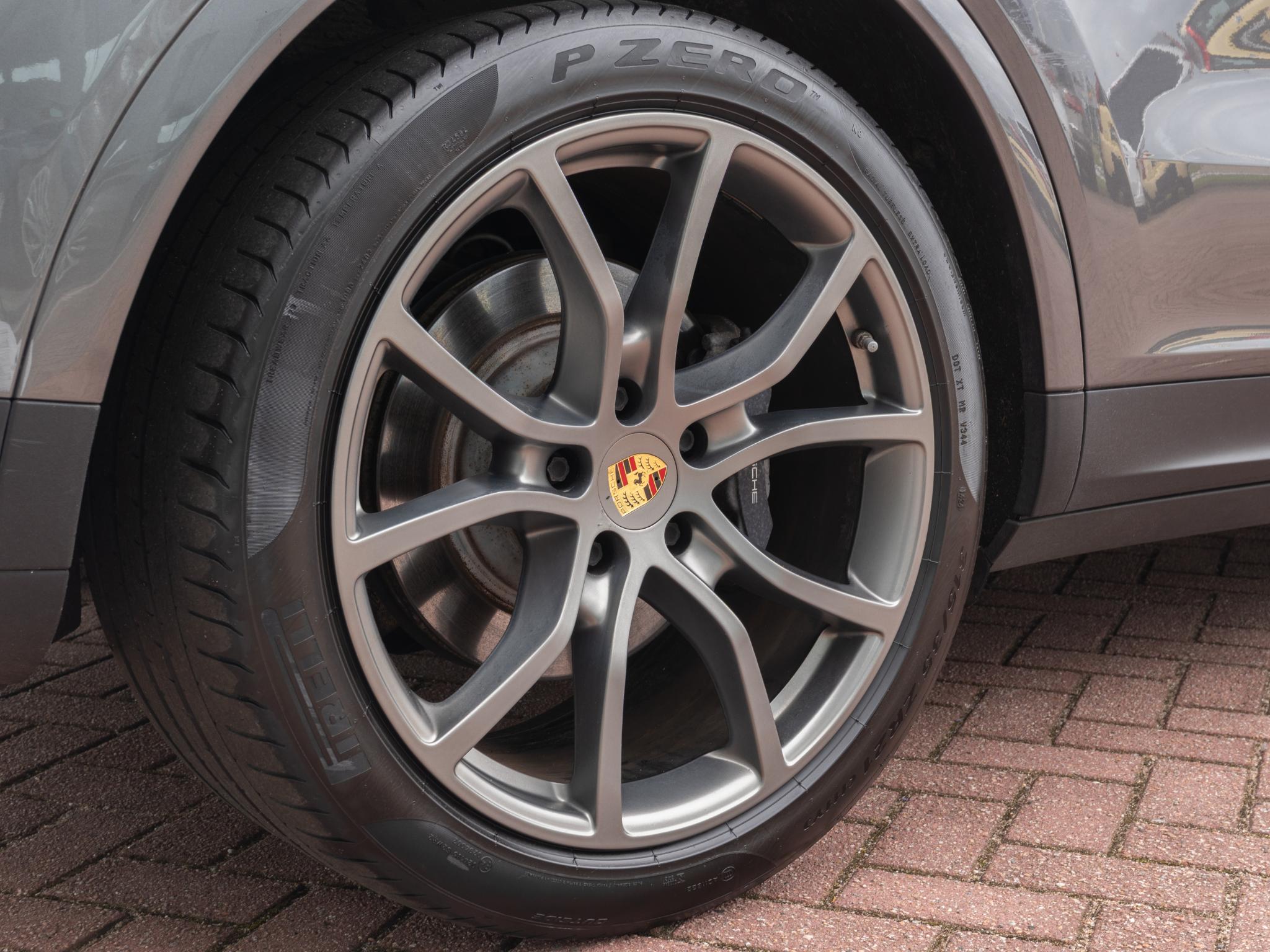 Foto van Porsche Cayenne E-hybrid
