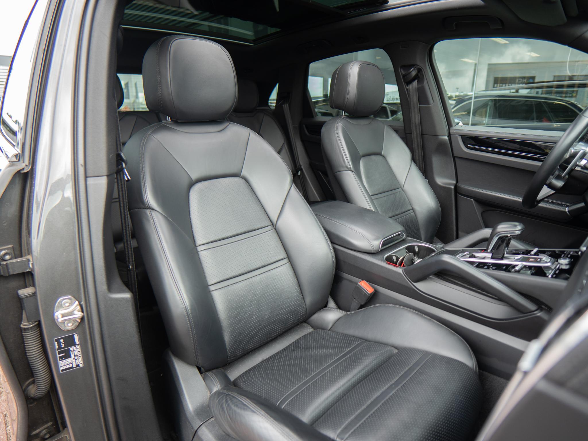 Foto van Porsche Cayenne E-hybrid