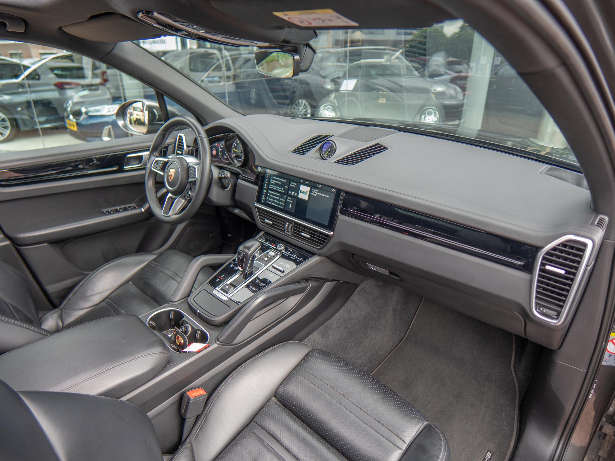 Foto van Porsche Cayenne E-hybrid