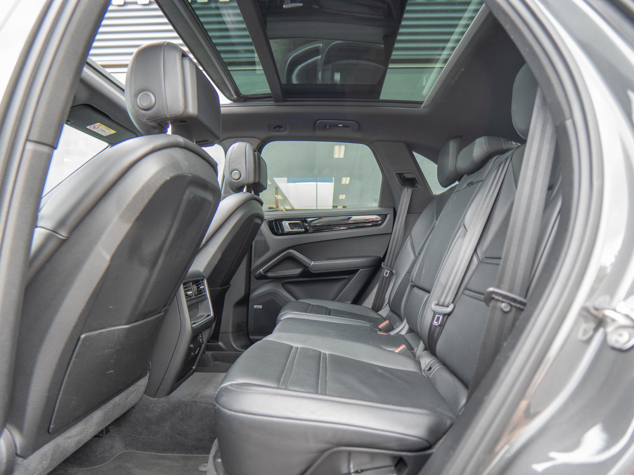 Foto van Porsche Cayenne E-hybrid