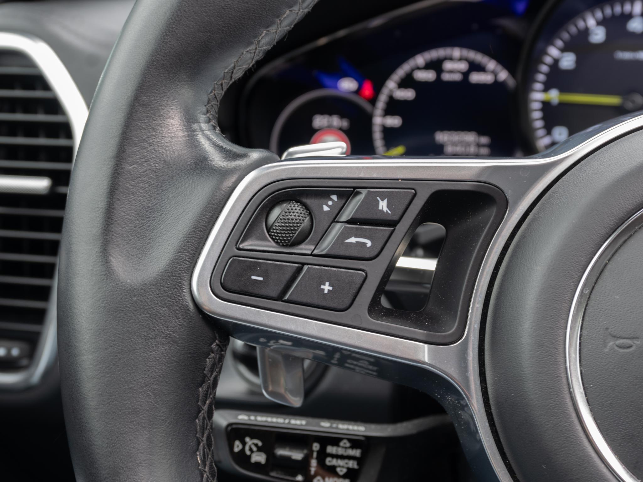 Foto van Porsche Cayenne E-hybrid