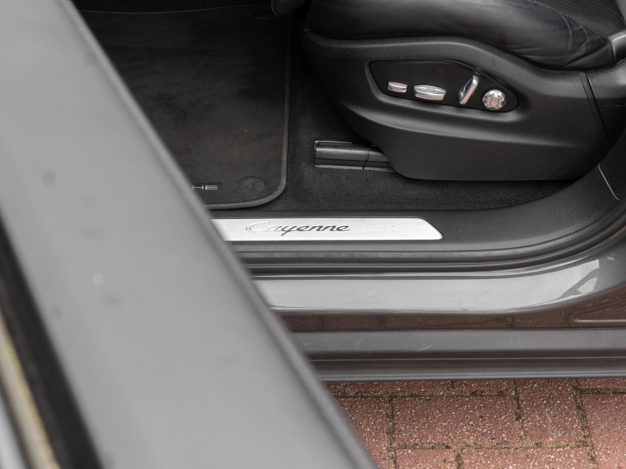 Foto van Porsche Cayenne E-hybrid
