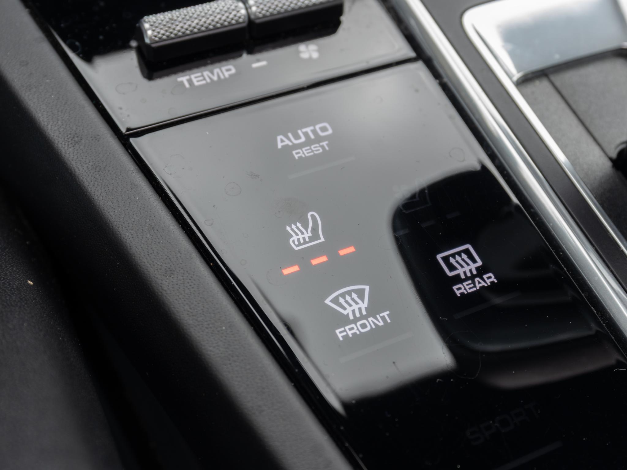 Foto van Porsche Cayenne E-hybrid
