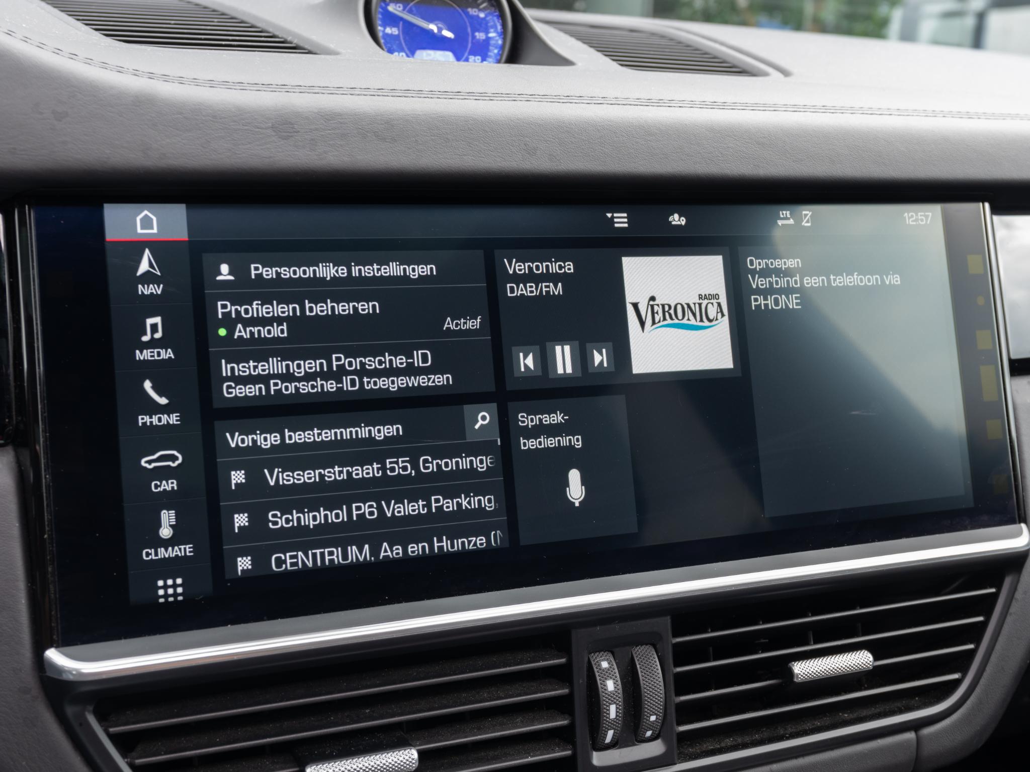 Foto van Porsche Cayenne E-hybrid
