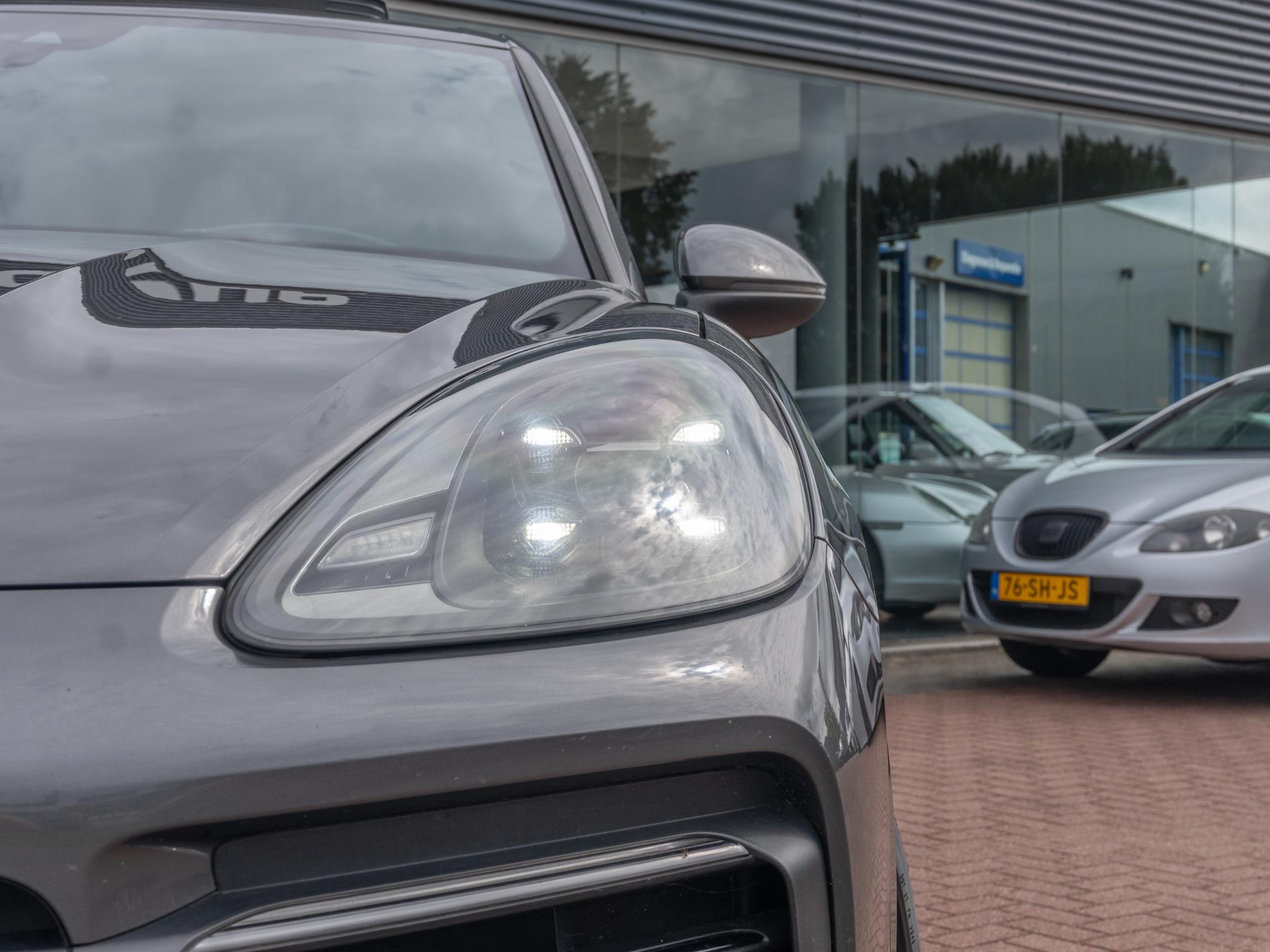 Foto van Porsche Cayenne E-hybrid