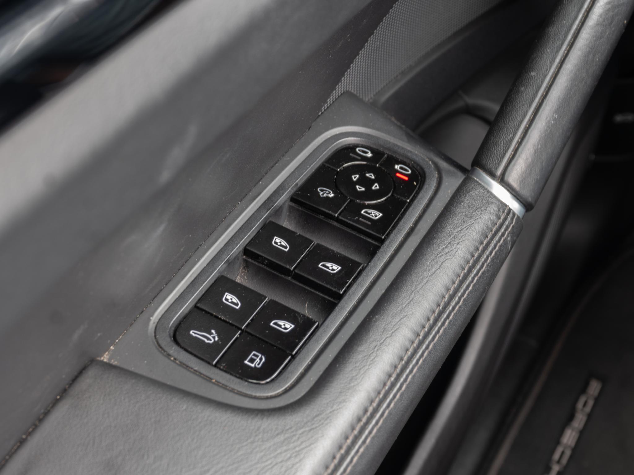 Foto van Porsche Cayenne E-hybrid