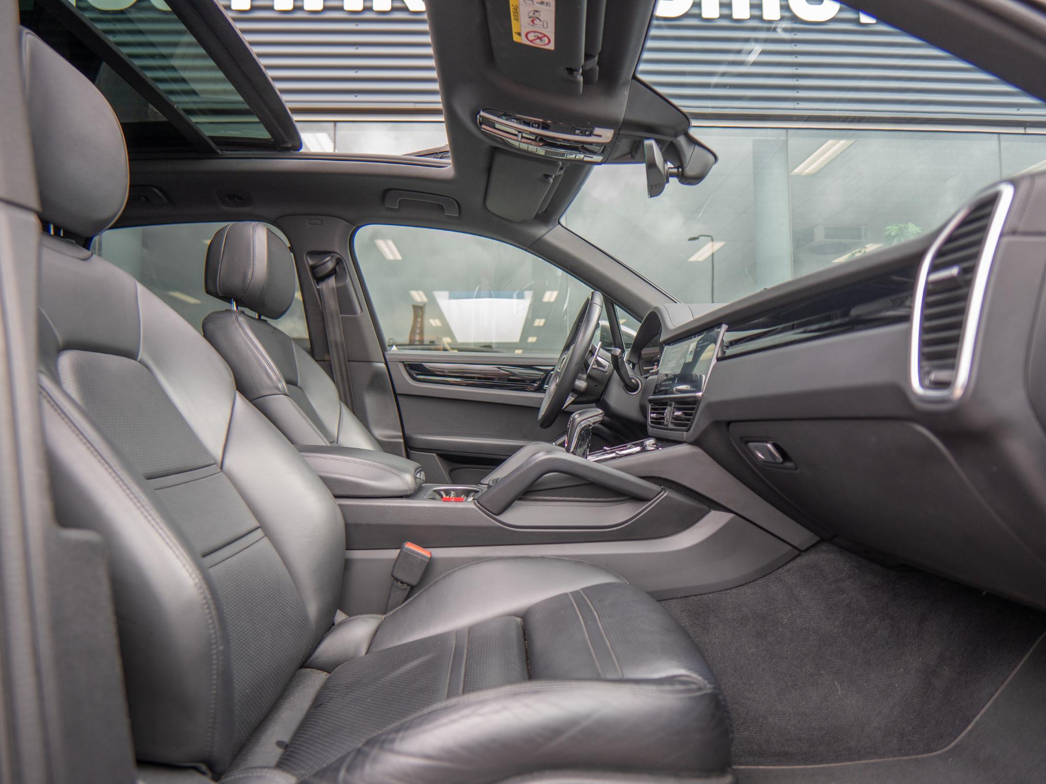 Foto van Porsche Cayenne E-hybrid