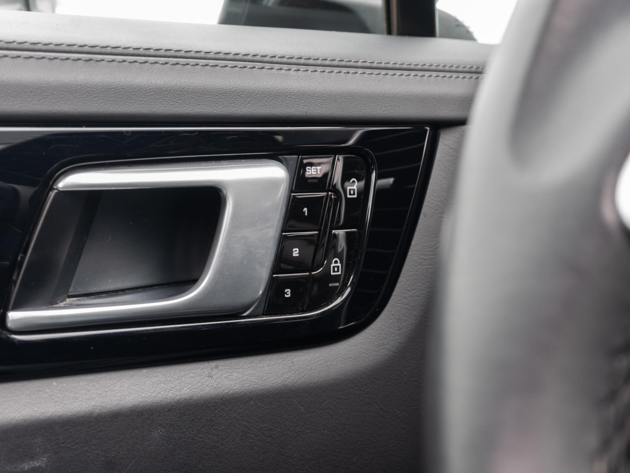 Foto van Porsche Cayenne E-hybrid