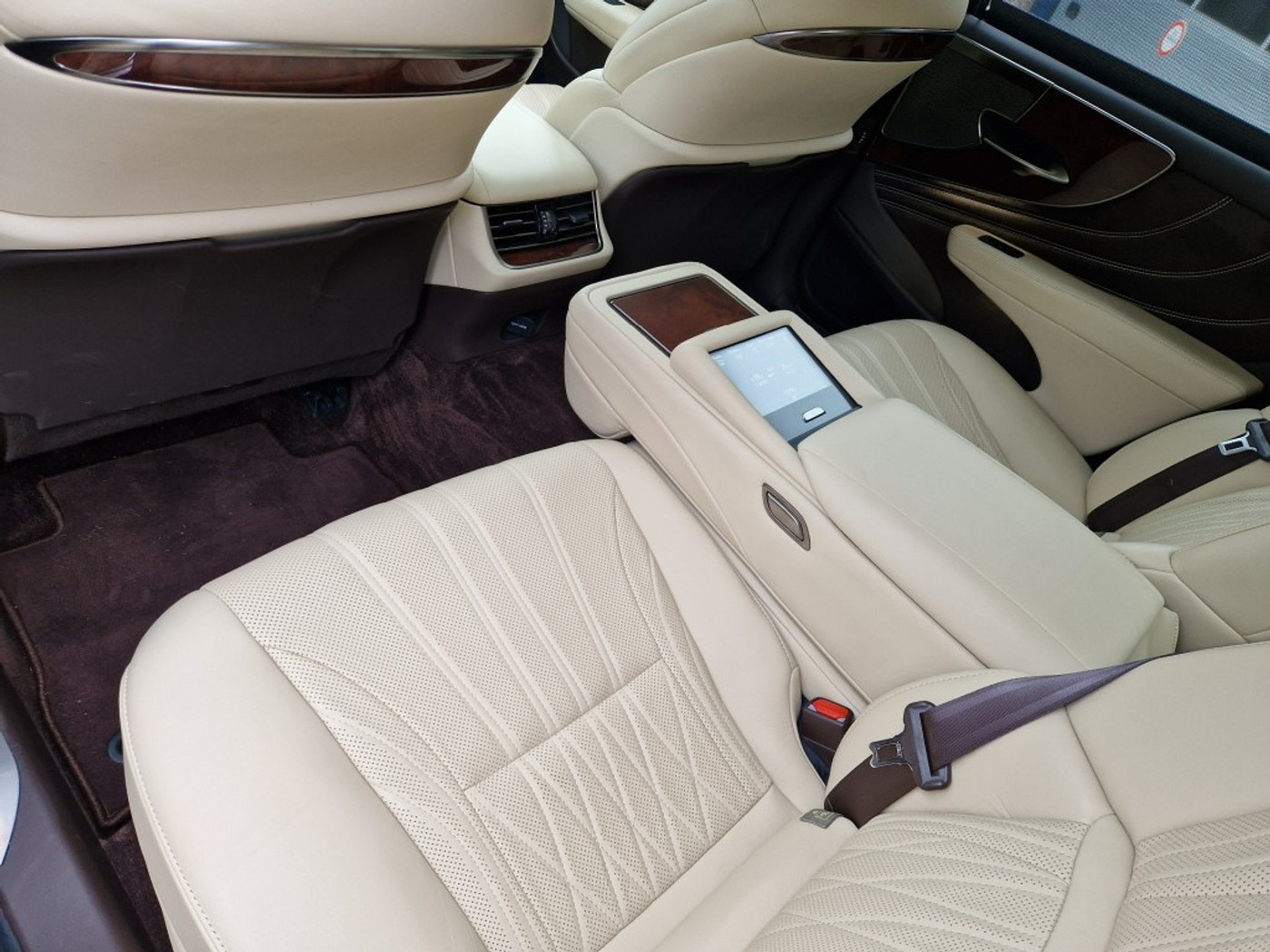 Foto van Lexus LS