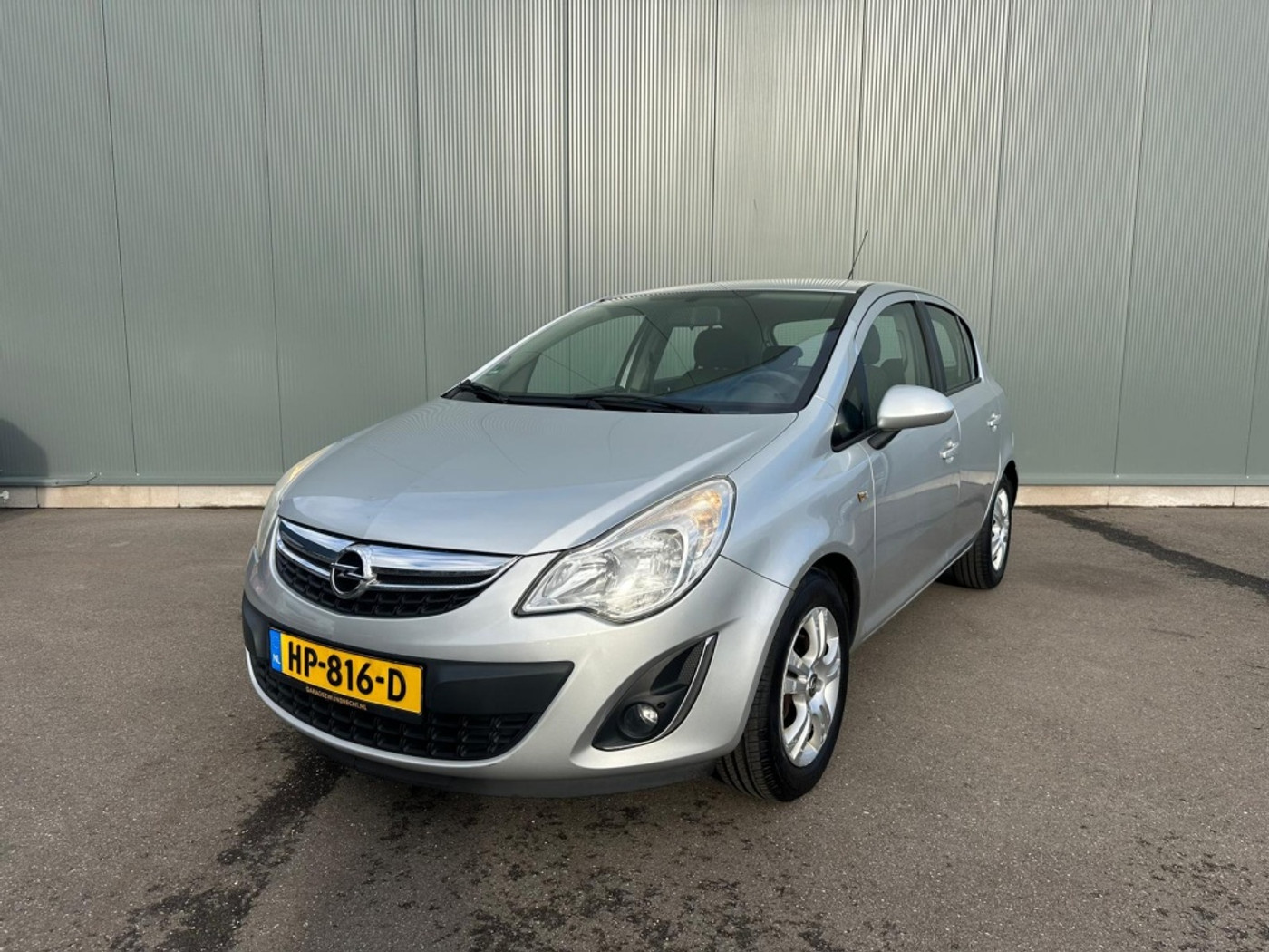 Opel Corsa 1.2-16V Berlin 2013 - voorkant