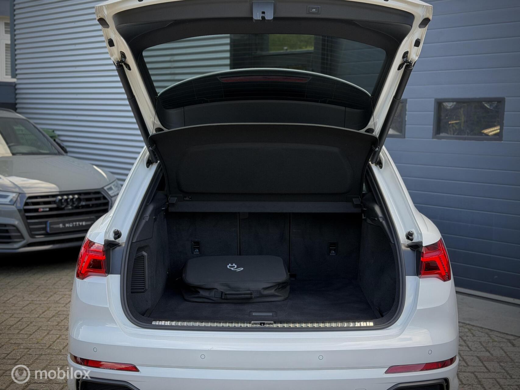 Foto van Audi Q3 E-tron