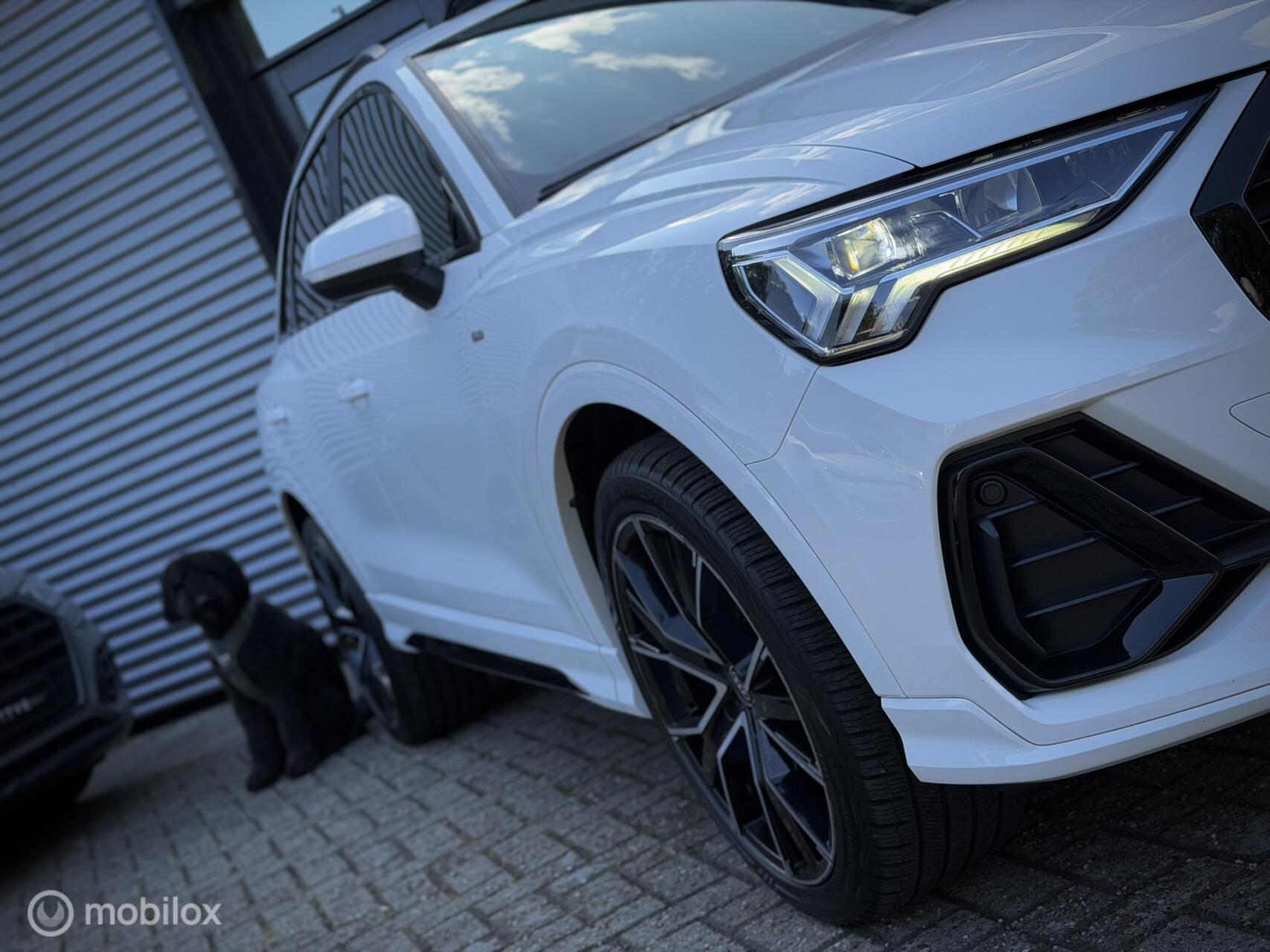 Foto van Audi Q3 E-tron
