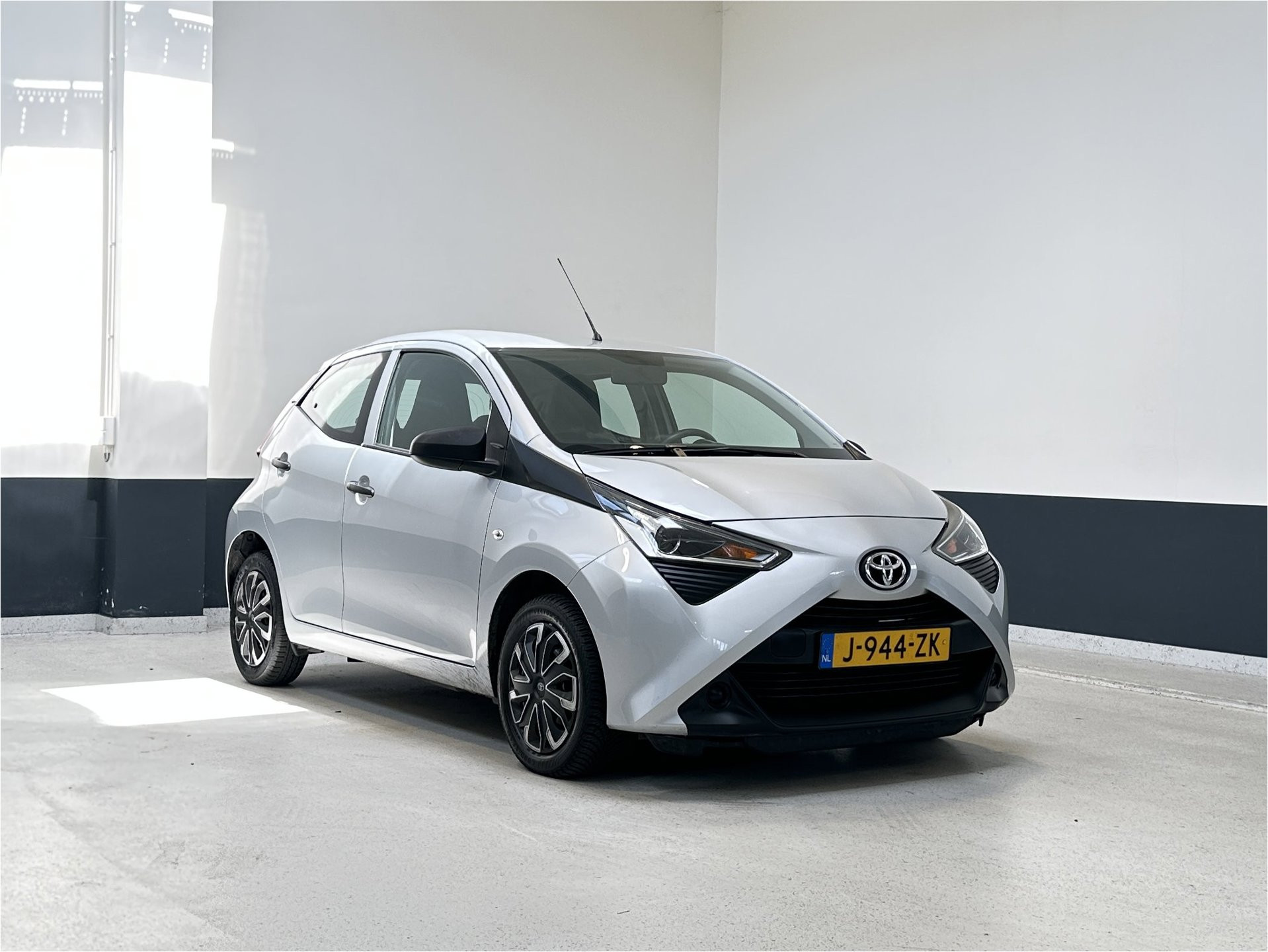 Toyota Toyota Aygo 1.0 VVT-i x-fun| NL| 2 Eig | Airco| C.V | Bluetooth | 2020 - voorkant