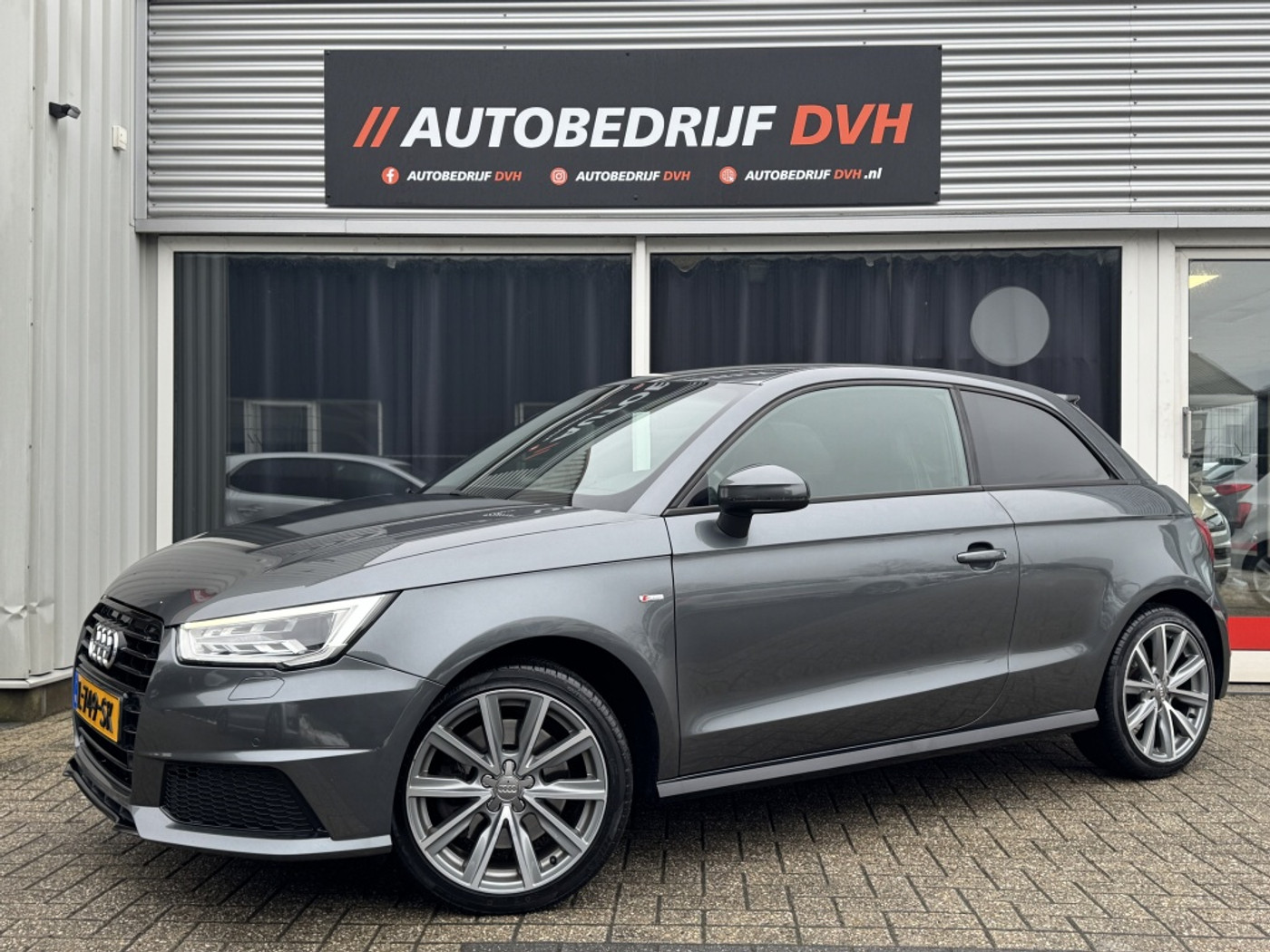 Audi A1 1.8 TFSI S-LINE / Automaat / Schaalstoelen / Stoelverw. | 2015 - voorkant