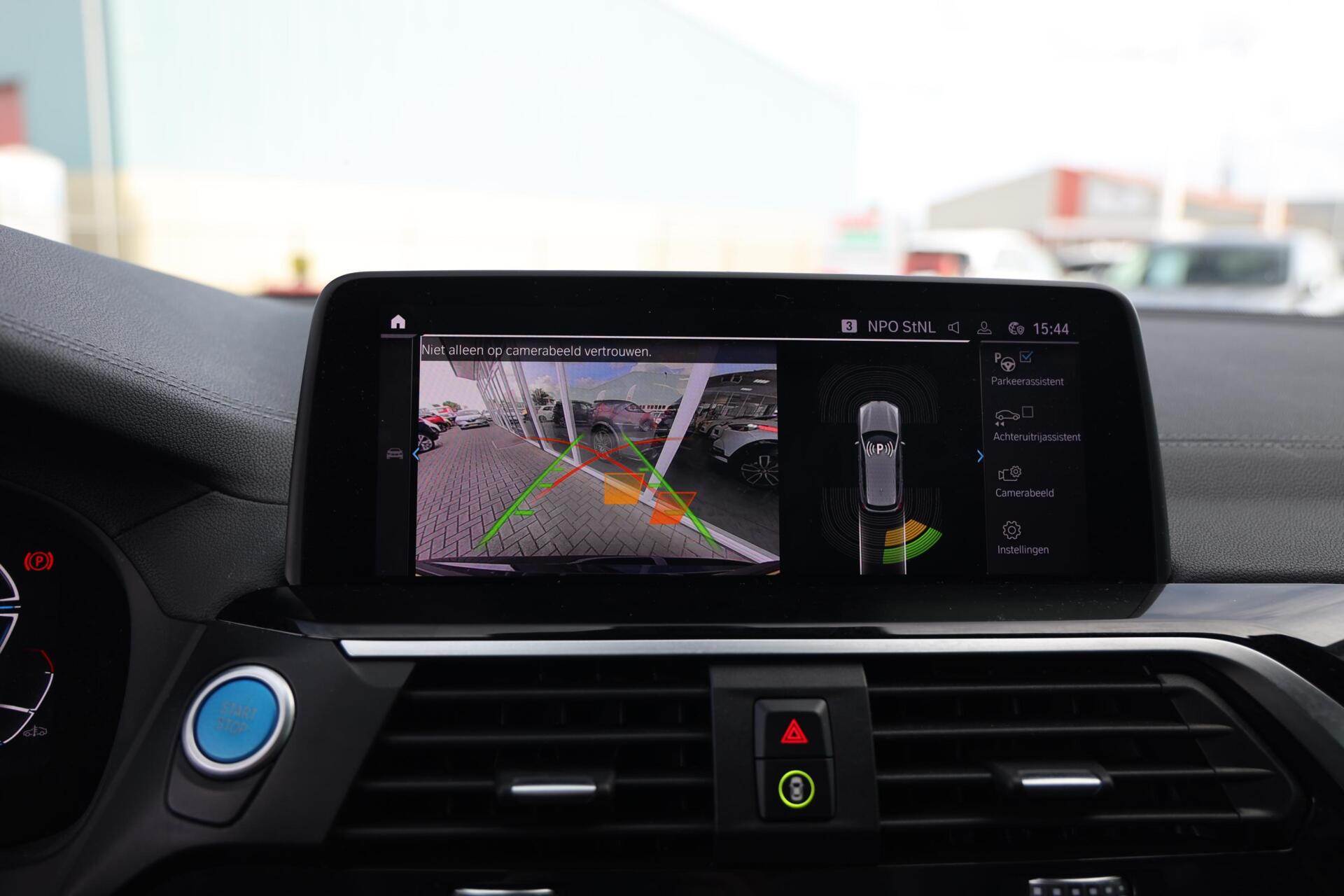 Foto van BMW Ix3