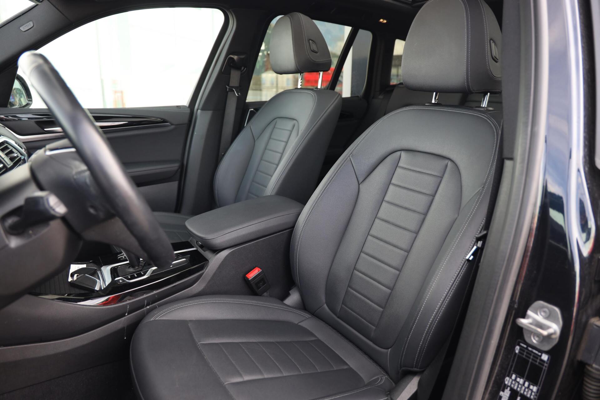Foto van BMW Ix3