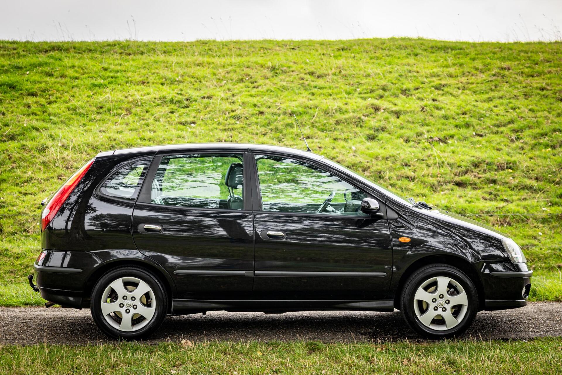 Foto van Nissan Nissan Almera Tino