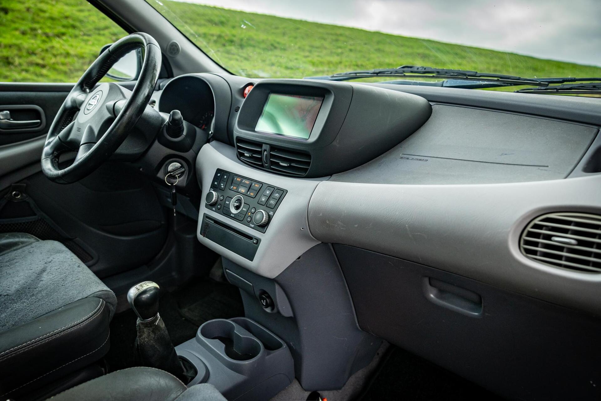 Foto van Nissan Nissan Almera Tino